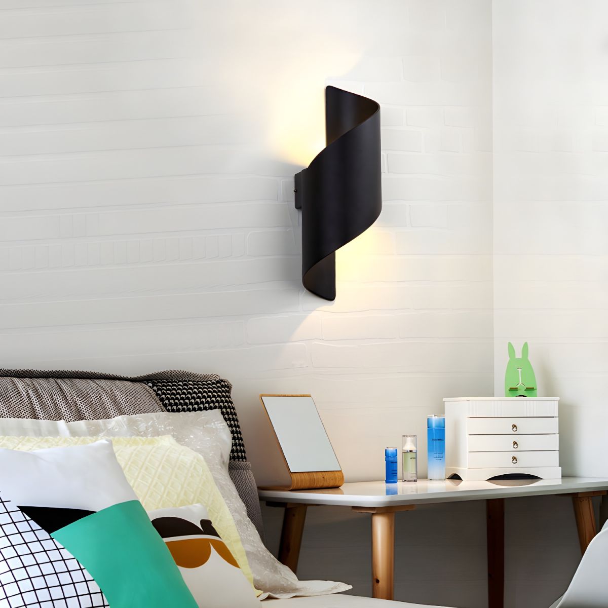 Lila Wall Lamp | Metal, Aluminum, Acrylic | Black, Gold, White
