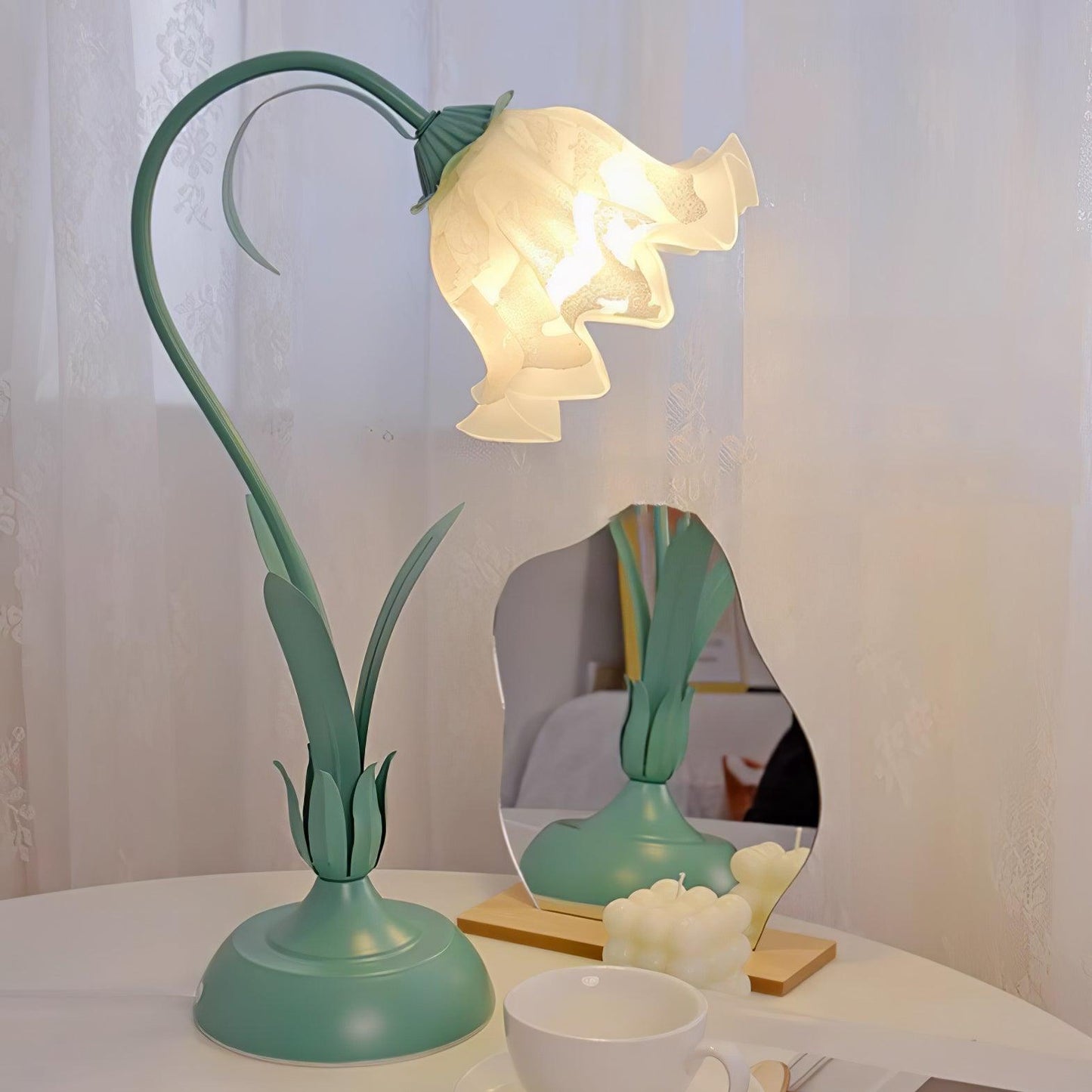 Lily of the Valley Table Lamp | Gold-Tone Metal & Glass | 30cm Diameter