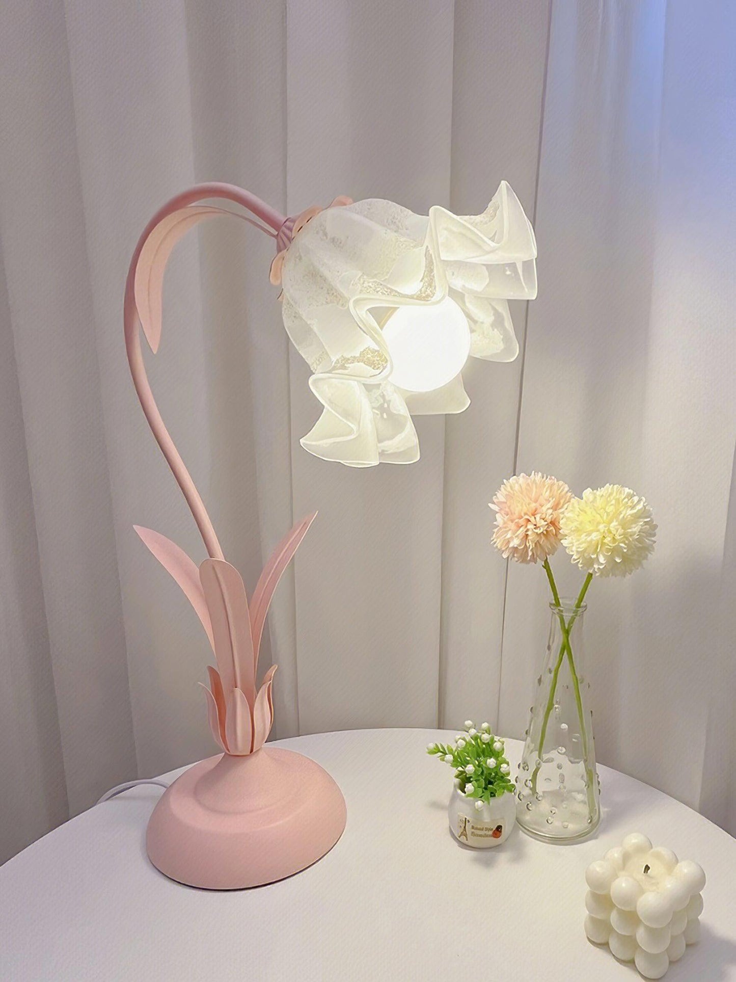 Lily of the Valley Table Lamp | Gold-Tone Metal & Glass | 30cm Diameter