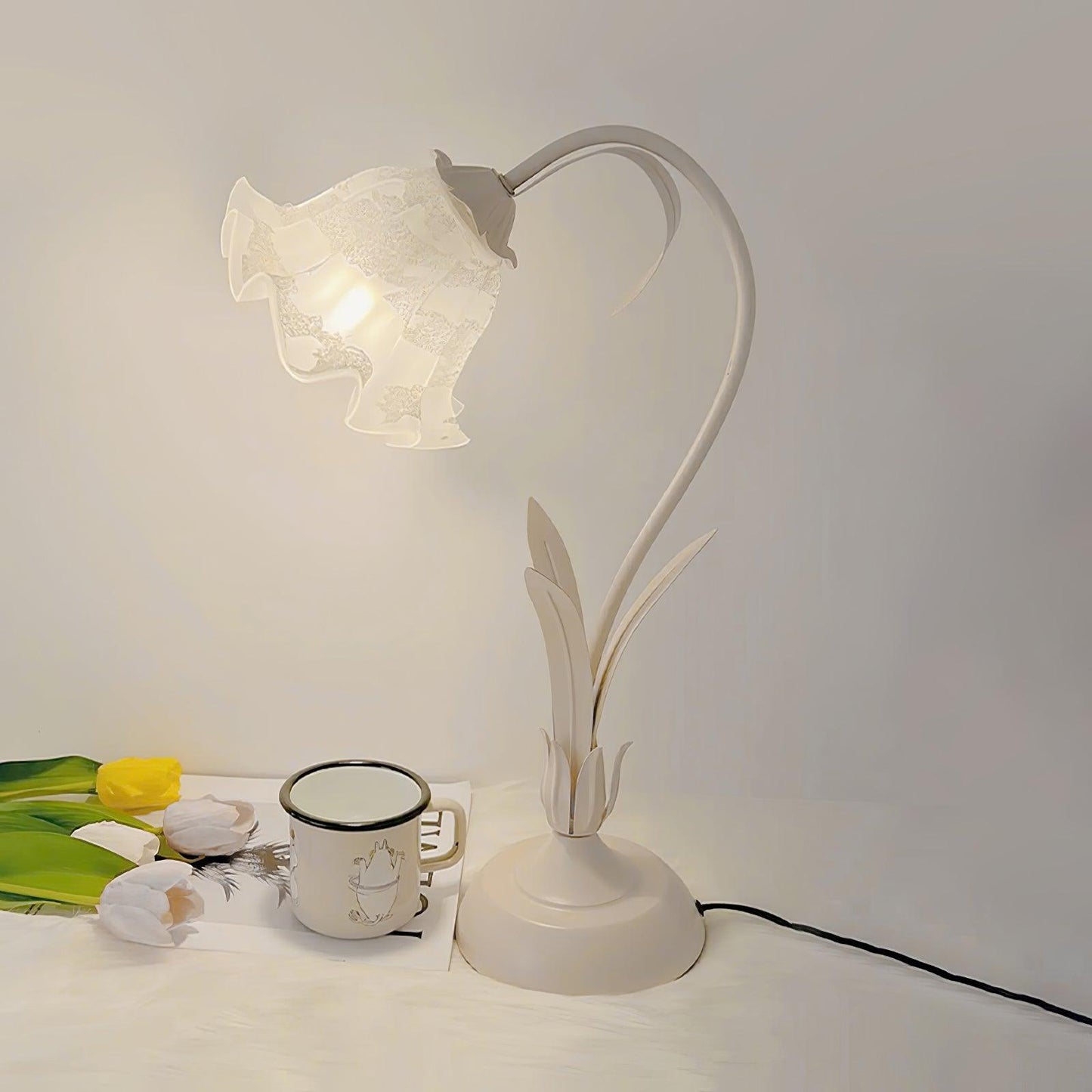 Lily of the Valley Table Lamp | Gold-Tone Metal & Glass | 30cm Diameter