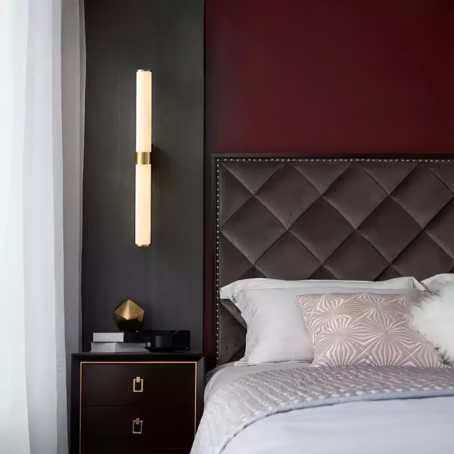 Line Alabaster Wall Light | Brass & Alabaster | White