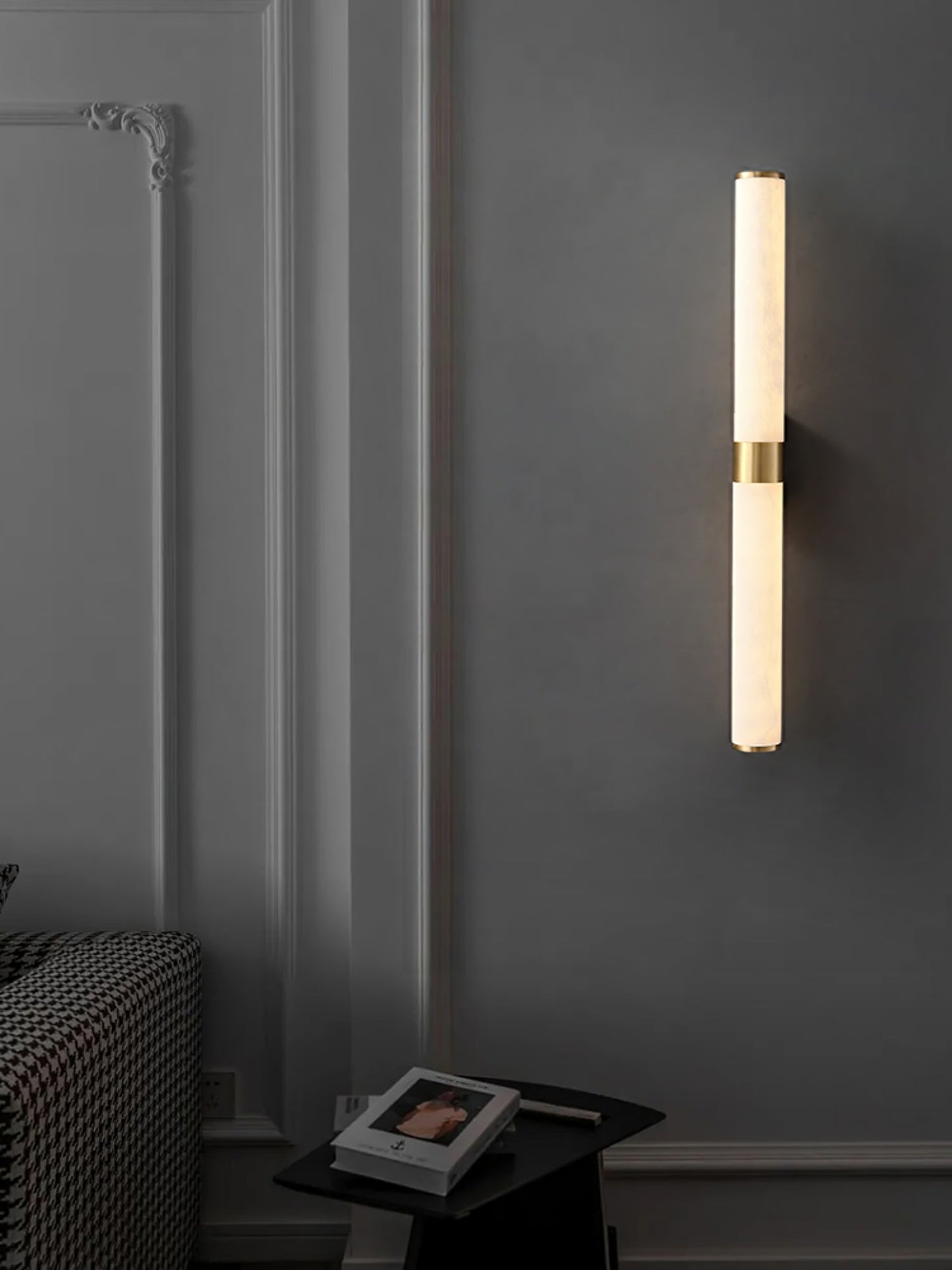 Line Alabaster Wall Light | Brass & Alabaster | White