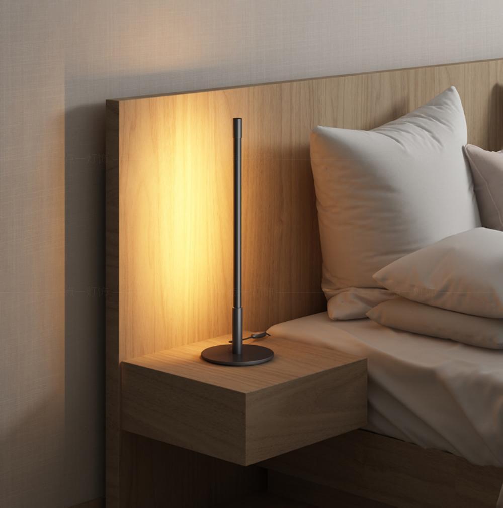 Linear LED Table Lamp | Metal, Aluminum, Acrylic | Black