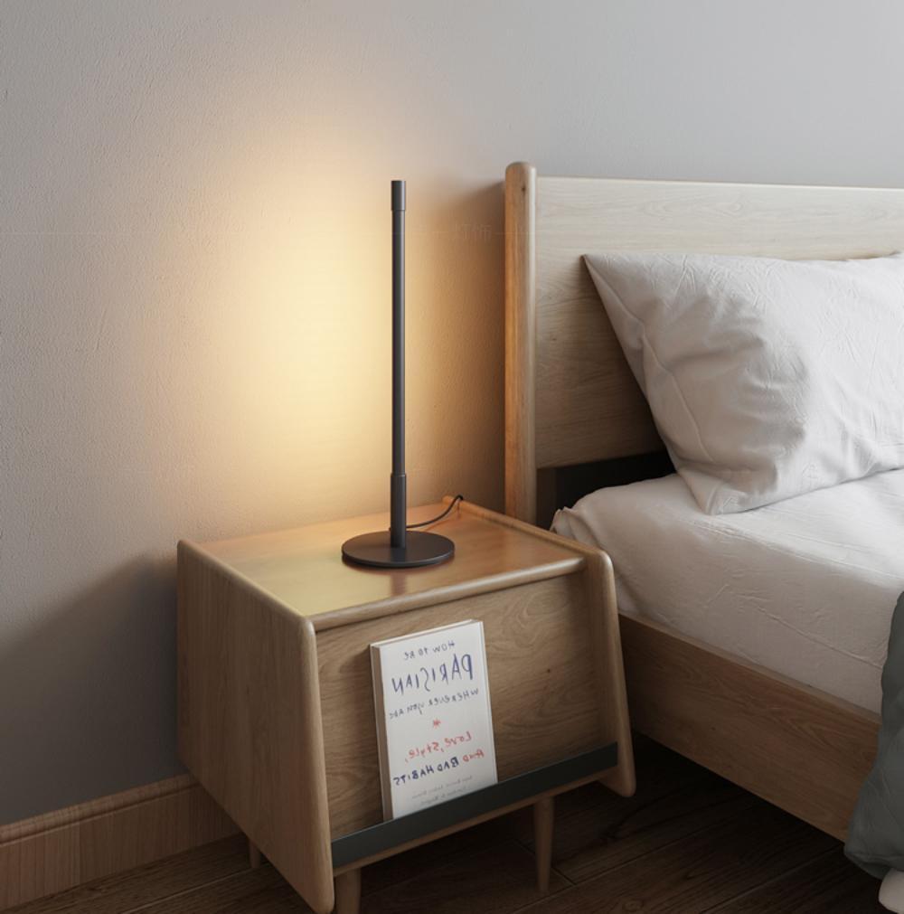 Linear LED Table Lamp | Metal, Aluminum, Acrylic | Black
