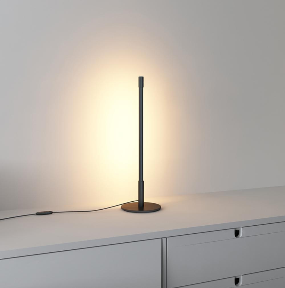 Linear LED Table Lamp | Metal, Aluminum, Acrylic | Black