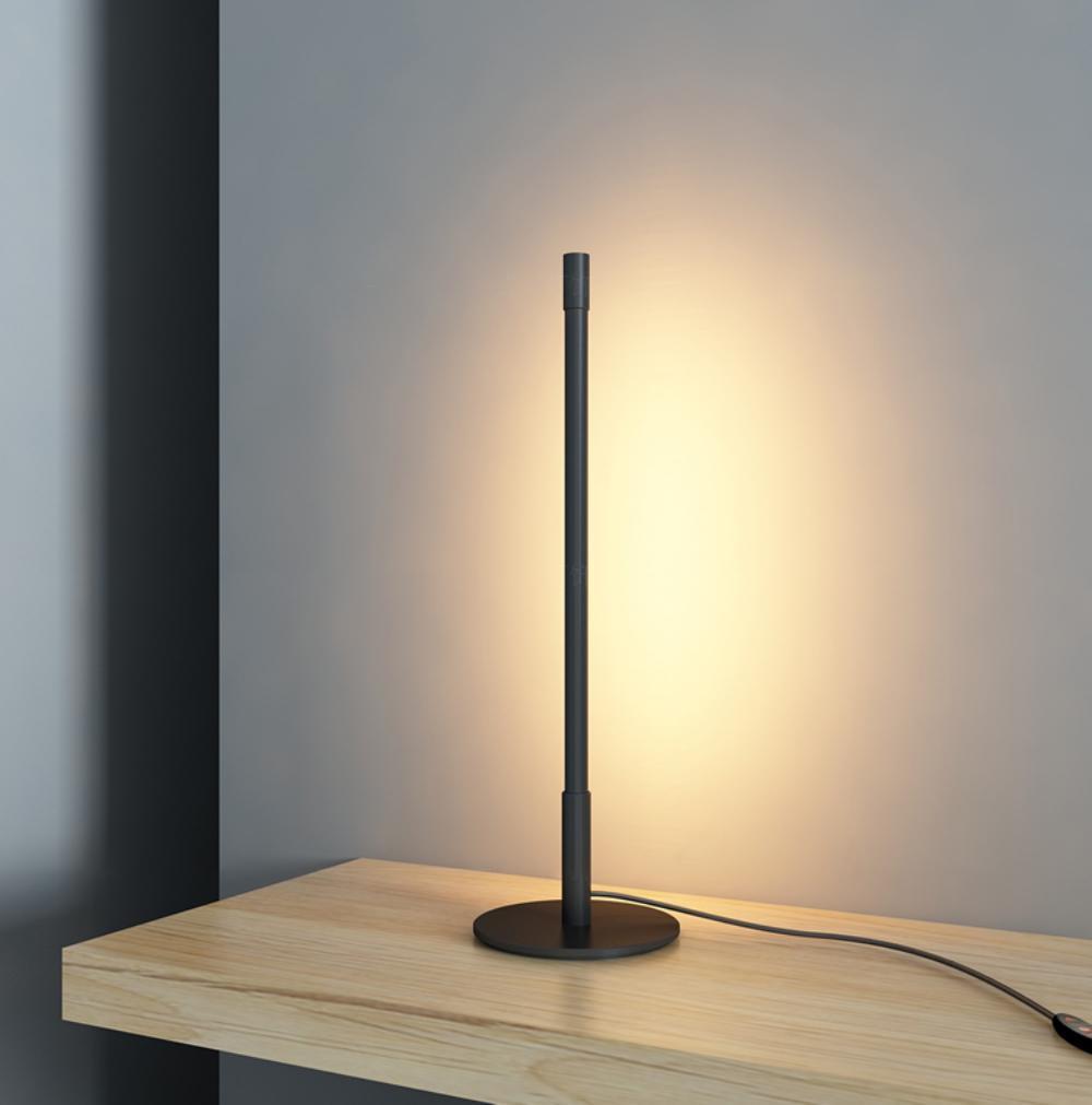 Linear LED Table Lamp | Metal, Aluminum, Acrylic | Black