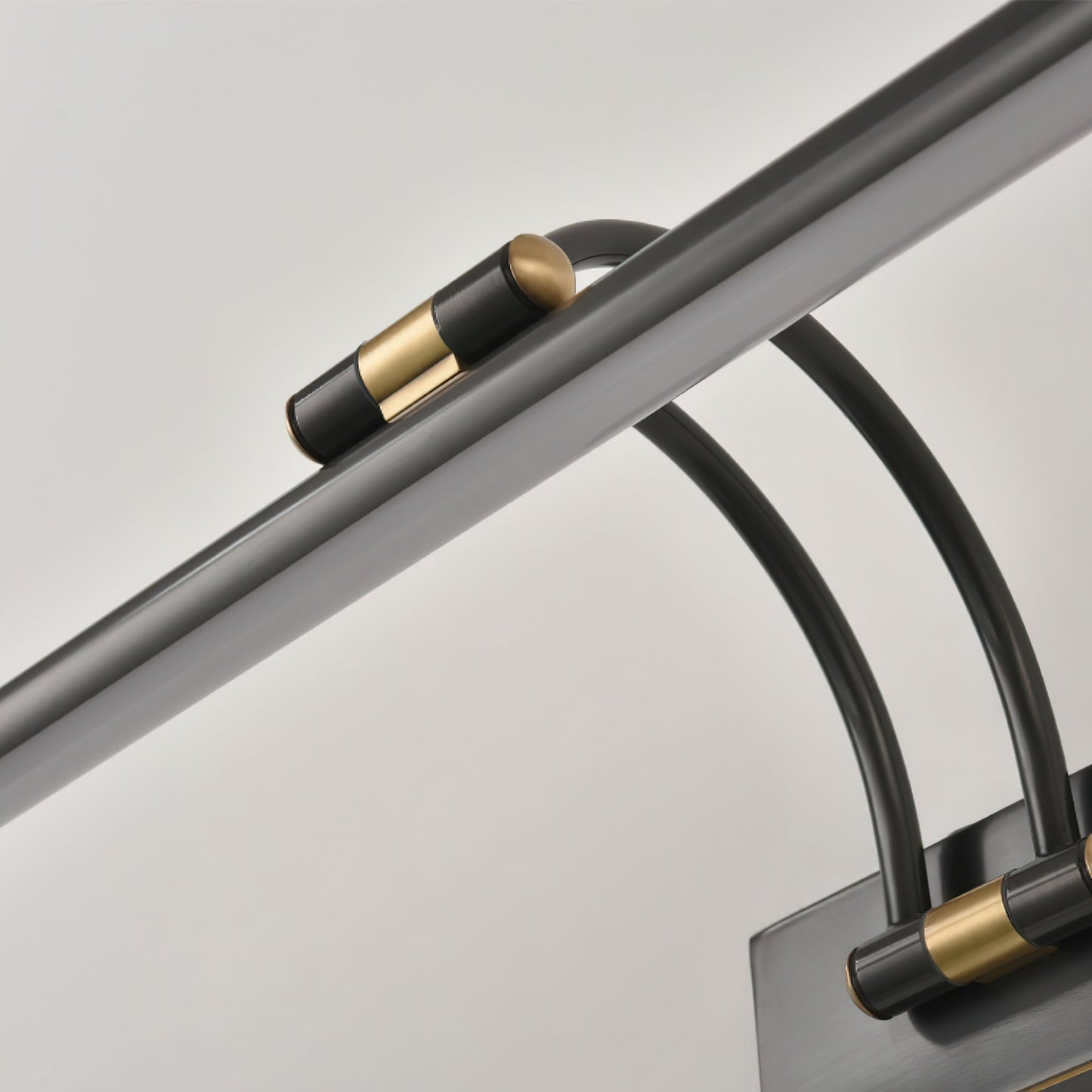 Linear Vanity Wall Light | Brass & Metal | Dimmable, 4 Sizes Available