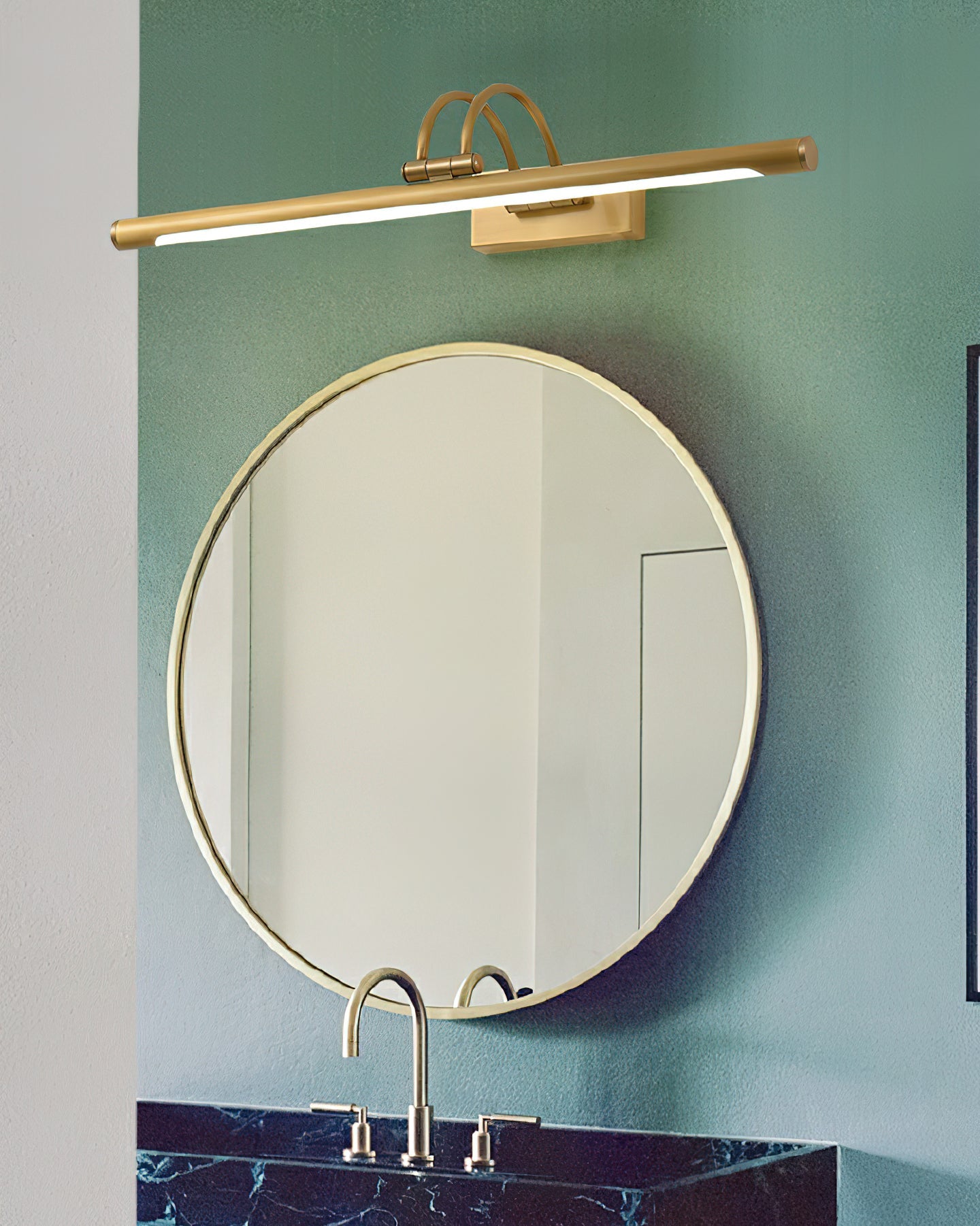 Linear Vanity Wall Light | Brass & Metal | Dimmable, 4 Sizes Available