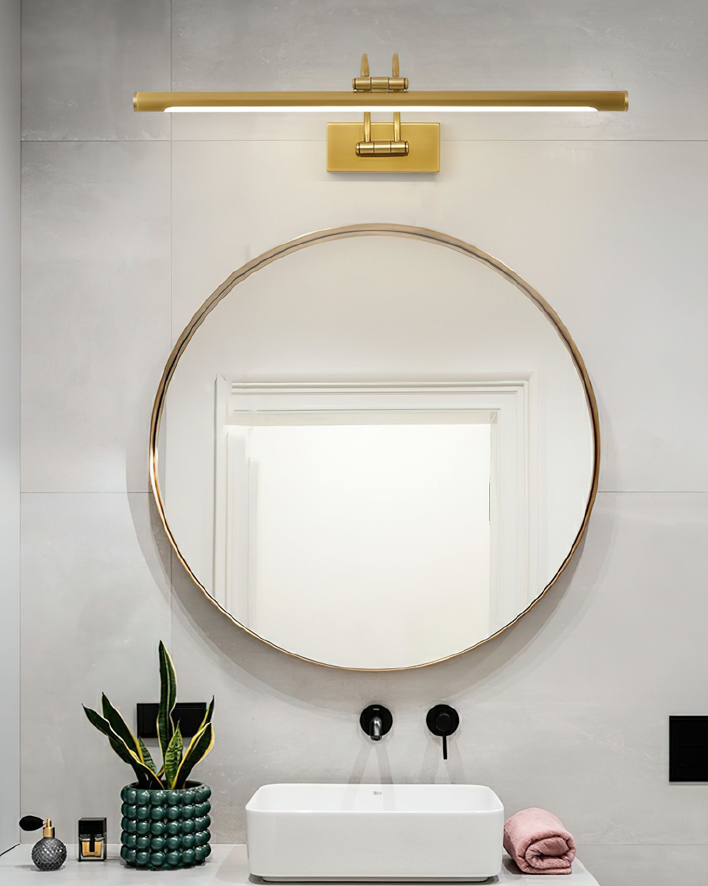 Linear Vanity Wall Light | Brass & Metal | Dimmable, 4 Sizes Available