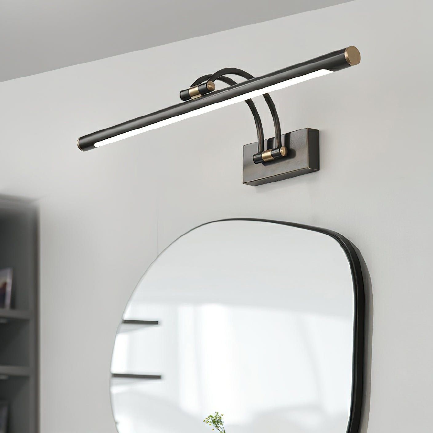 Linear Vanity Wall Light | Brass & Metal | Dimmable, 4 Sizes Available