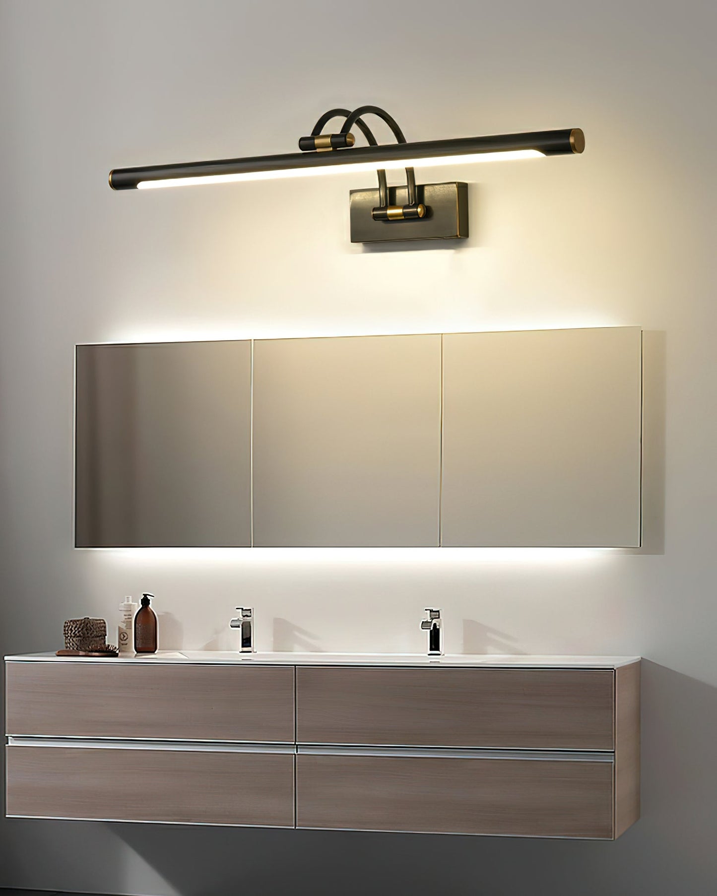 Linear Vanity Wall Light | Brass & Metal | Dimmable, 4 Sizes Available