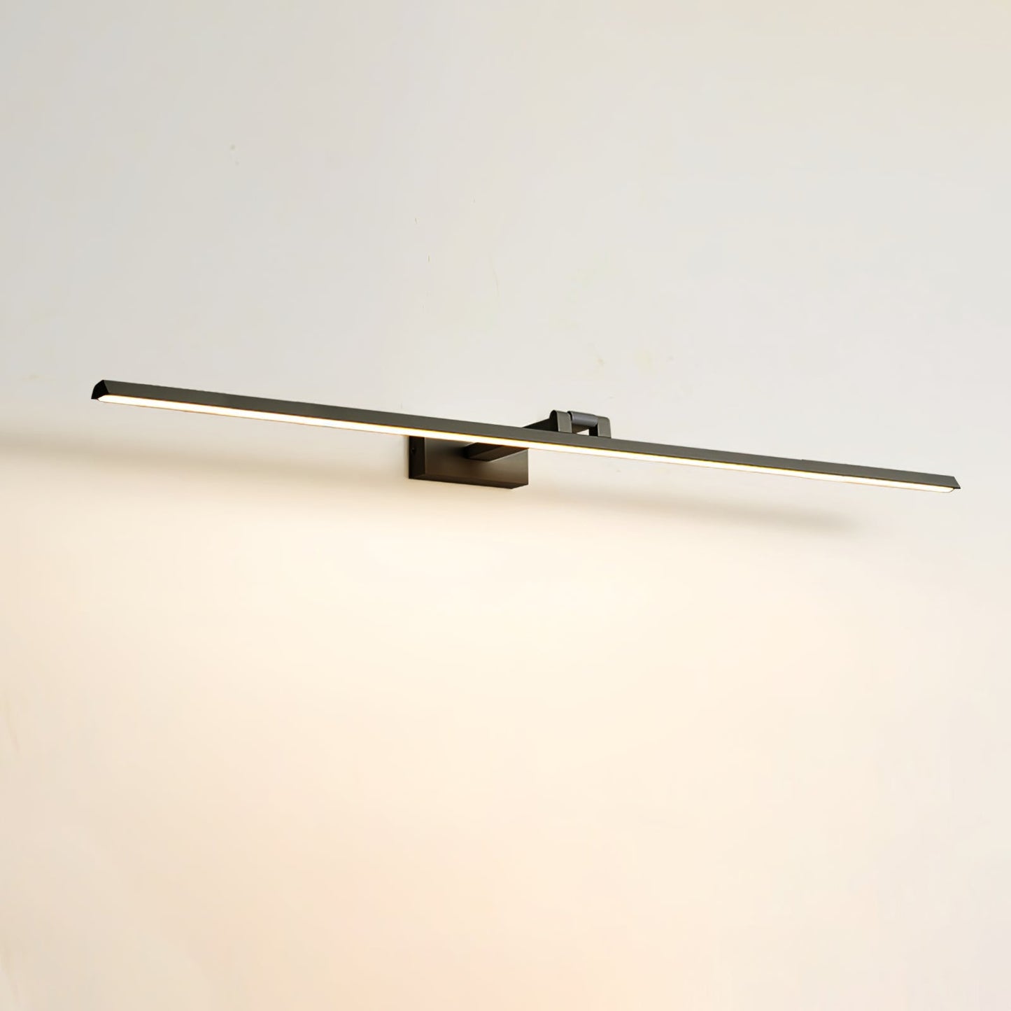 Linear Bathroom Wall Lamp | Aluminum | Black/White