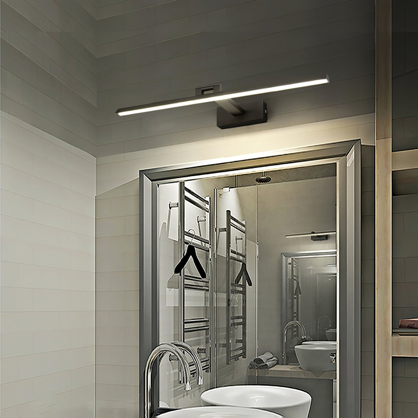 Linear Bathroom Wall Lamp | Aluminum | Black/White