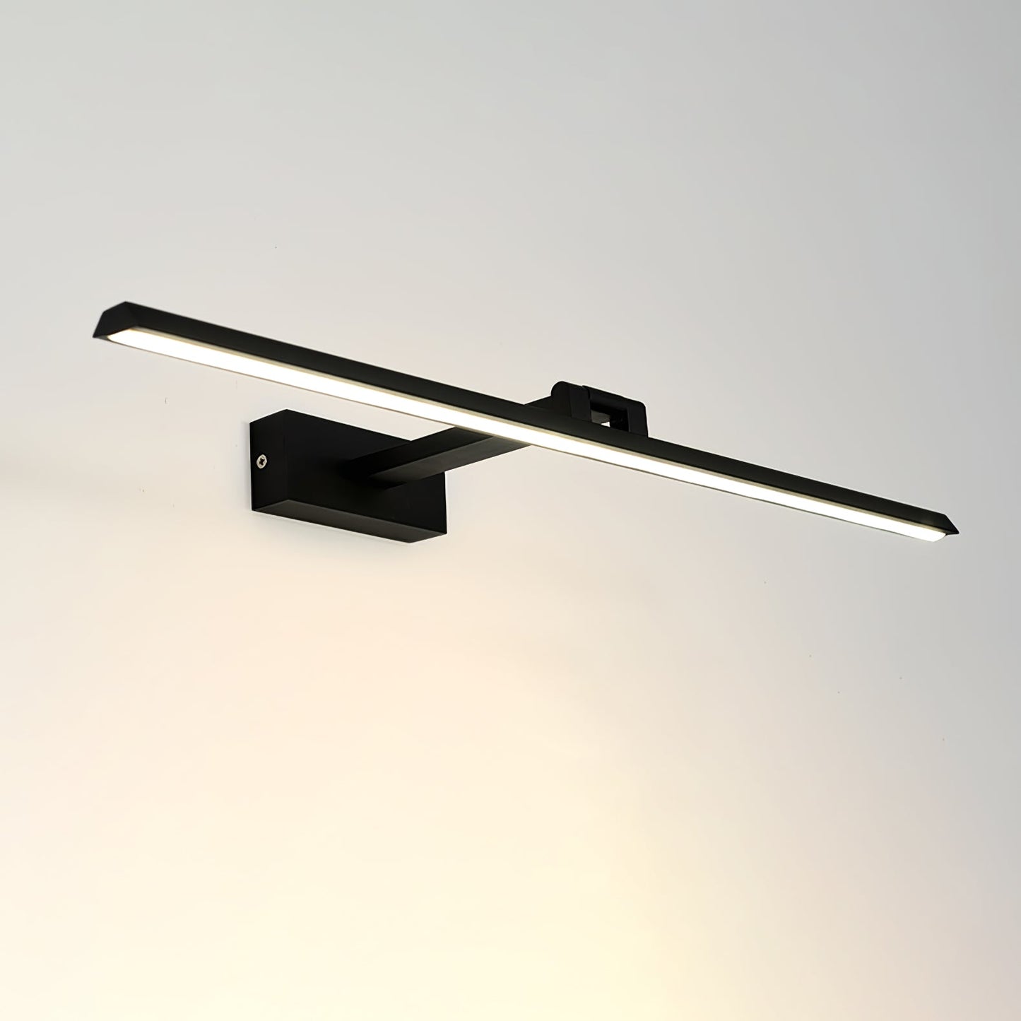 Linear Bathroom Wall Lamp | Aluminum | Black/White