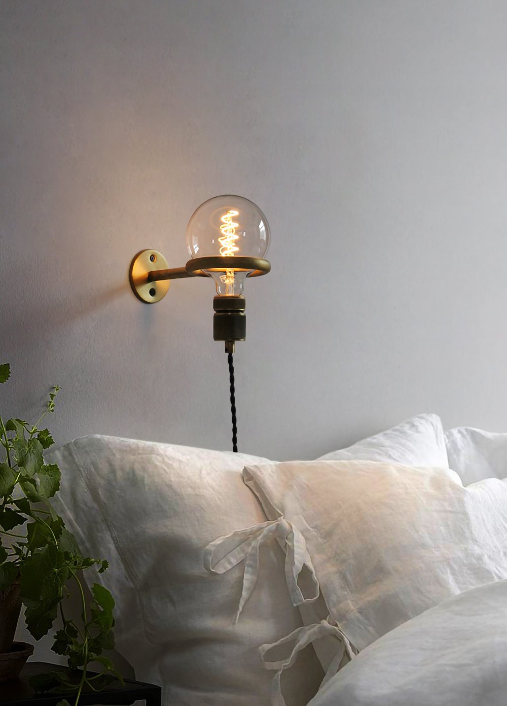 Loop Minimalist Wall Light | Metal & Glass | Copper