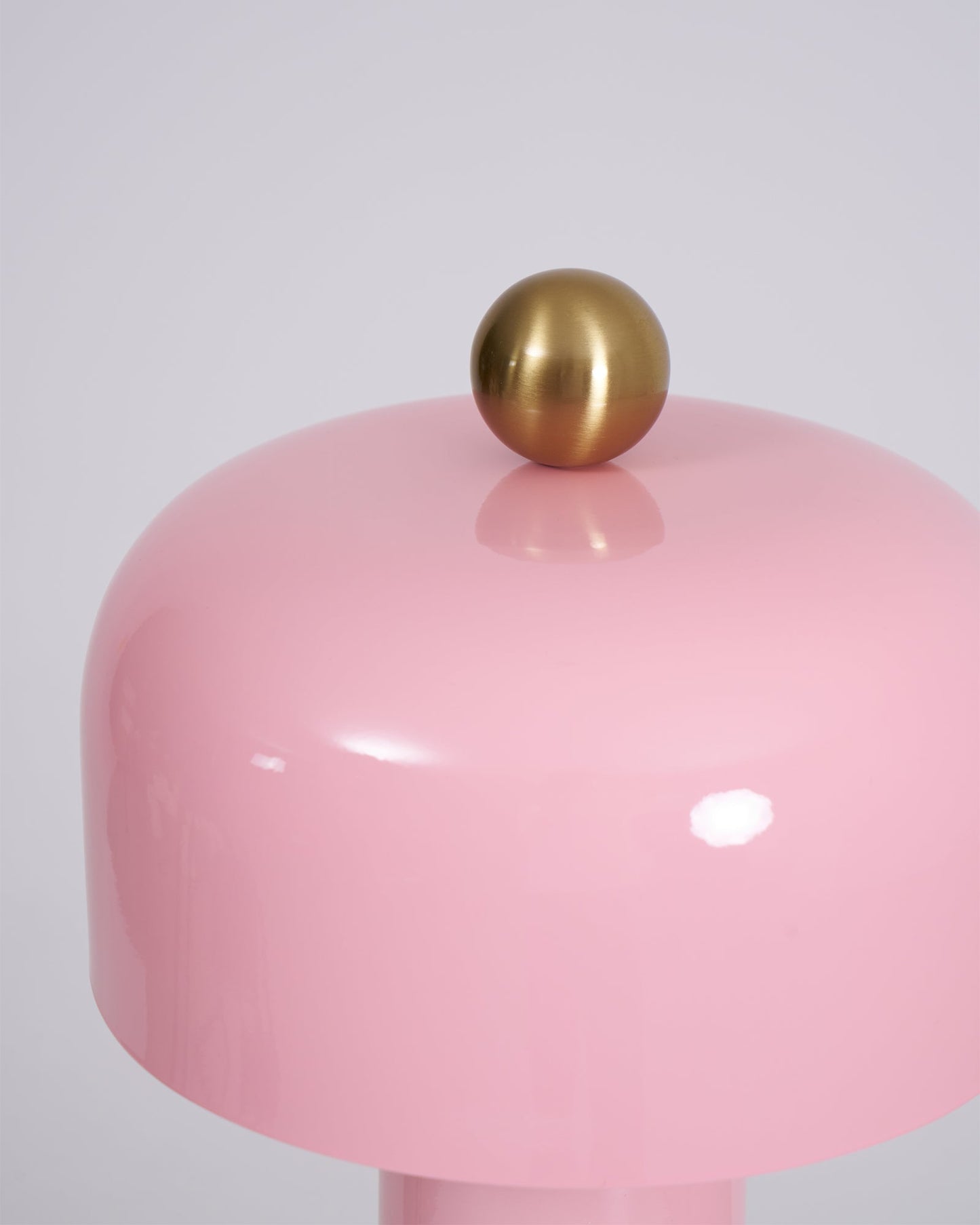 Lulu Table Lamp | Metal | White, Gold, Pink