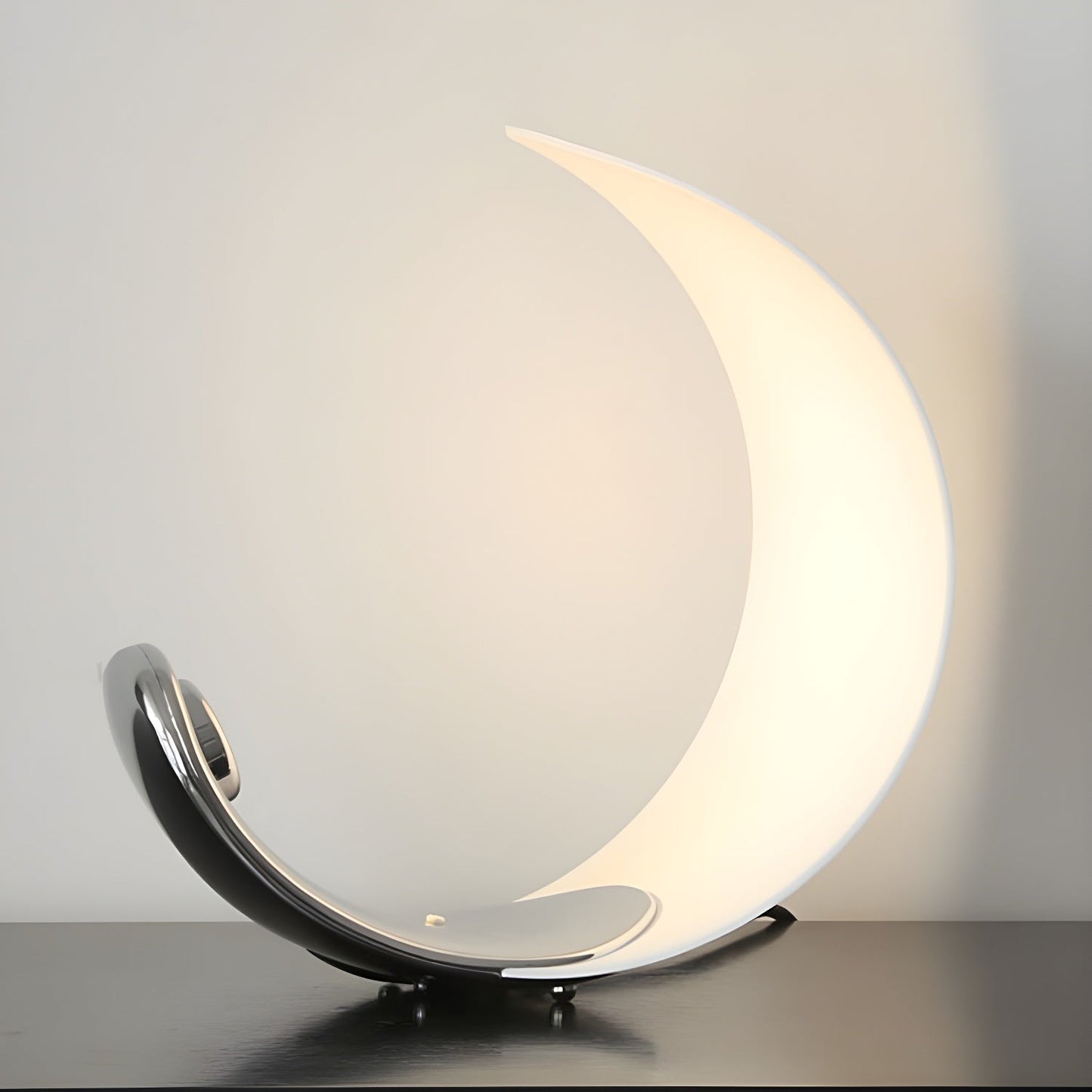 Luna Flow Table Lamp | Metal | Chrome, White