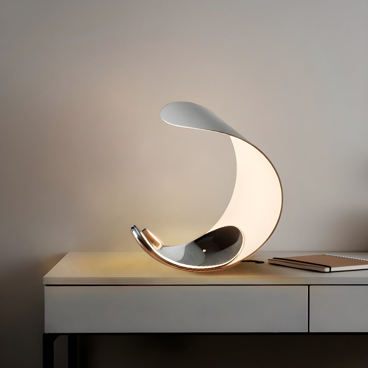 Luna Flow Table Lamp | Metal | Chrome, White