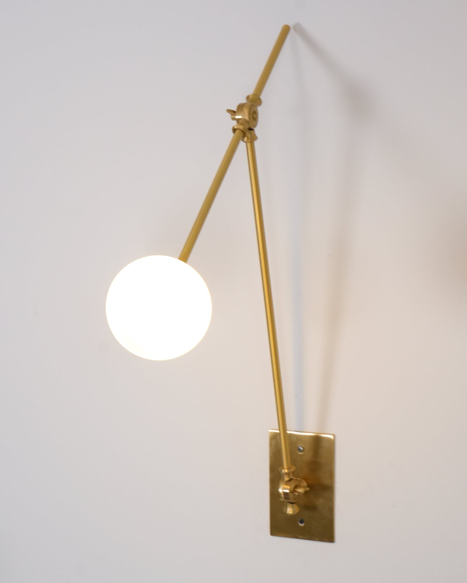 Auguri Wall Lamp | Adjustable Articulating Joint | White, Brass