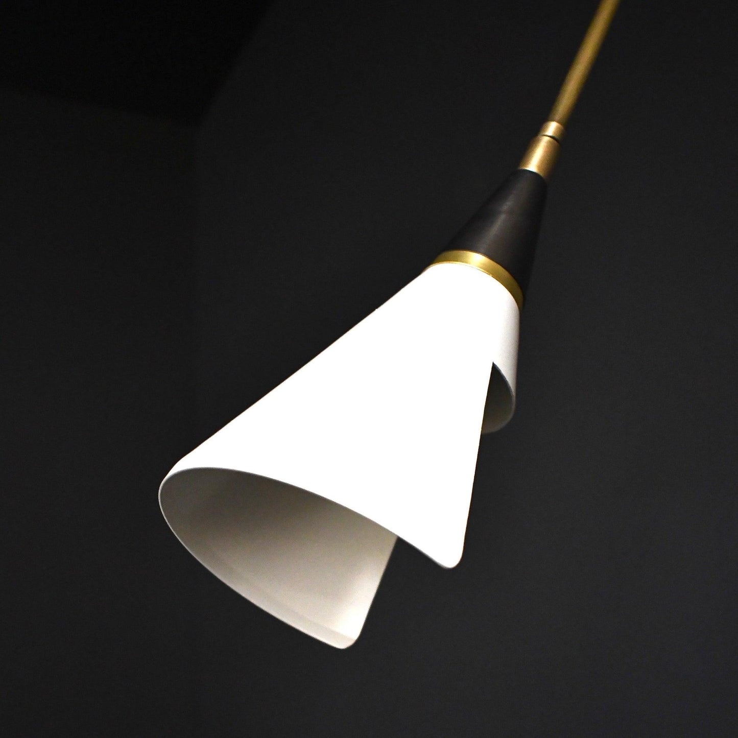 Magari Wall Lamp | Adjustable Metal & Glass Design | White, Black, Brass