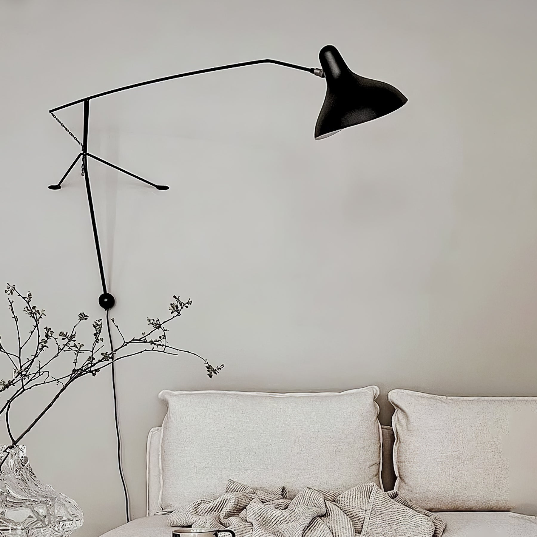 Mantis Arm Wall Lamp | Iron | Black