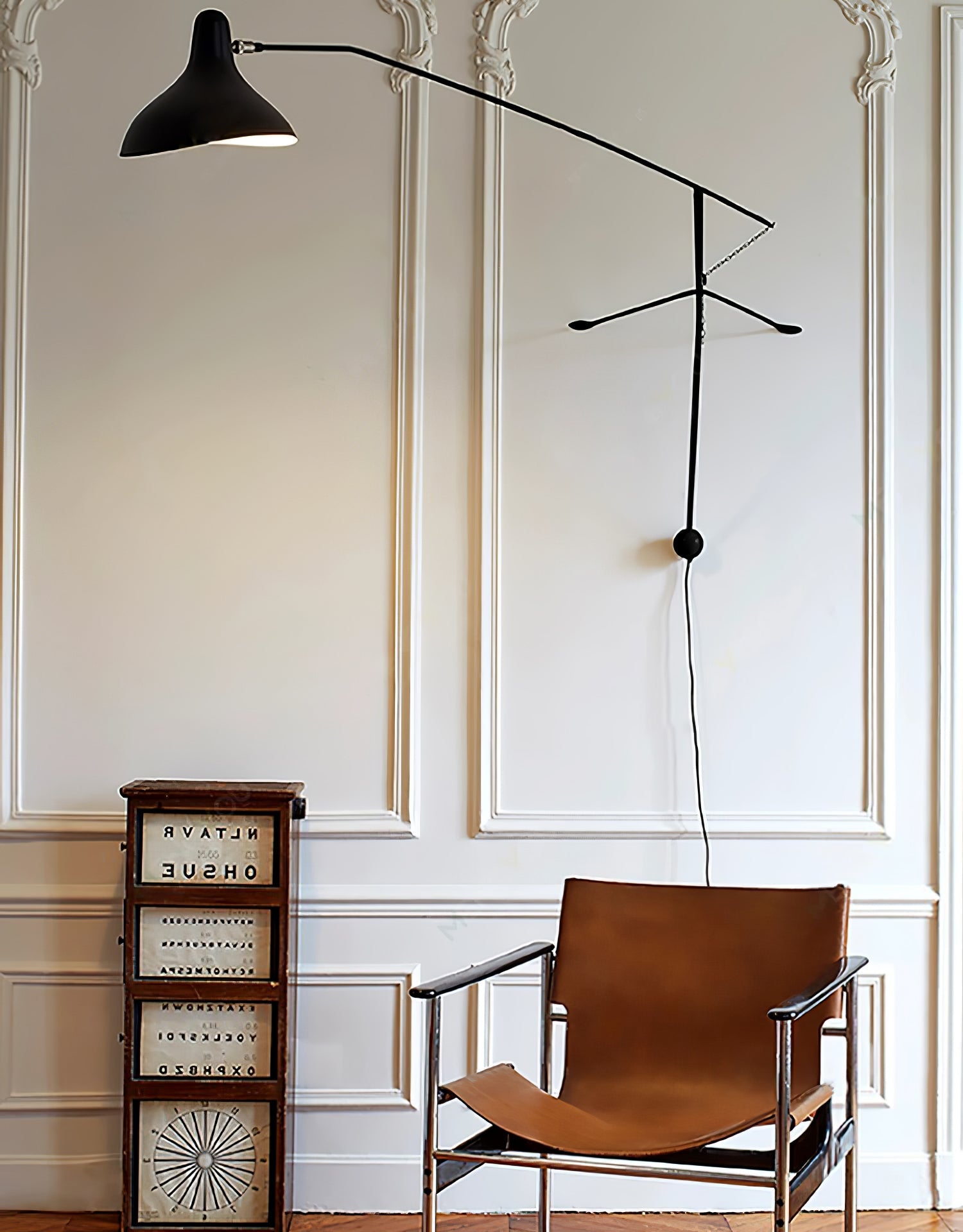 Mantis Arm Wall Lamp | Iron | Black