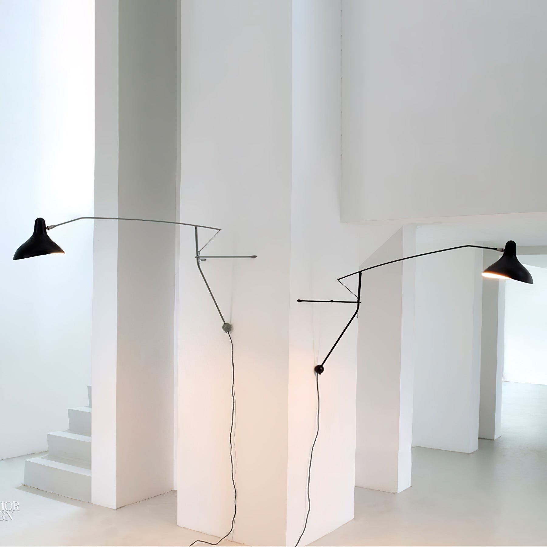Mantis Arm Wall Lamp | Iron | Black