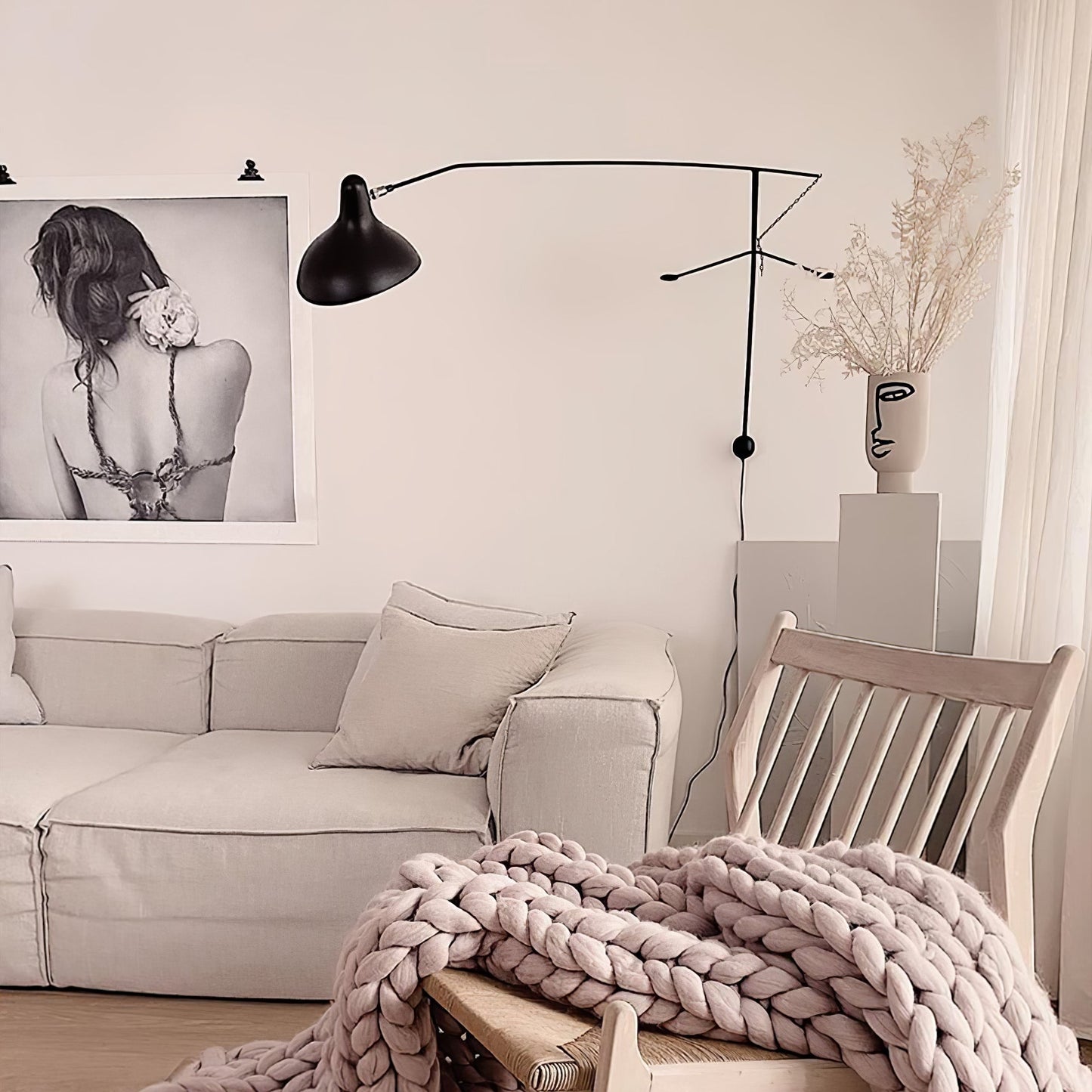 Mantis Arm Wall Lamp | Iron | Black