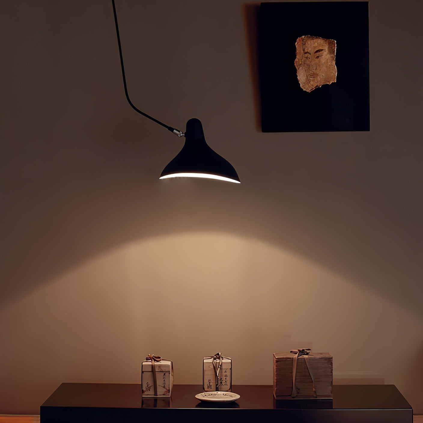 Mantis Arm Wall Lamp | Iron | Black
