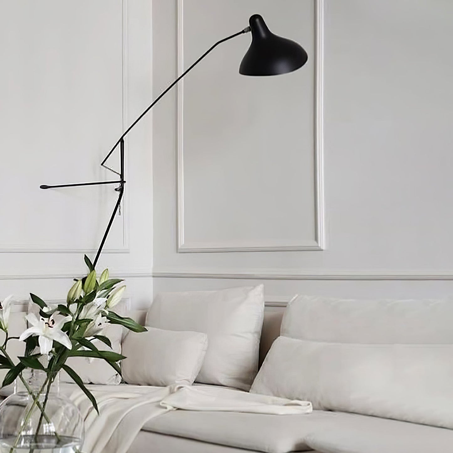 Mantis Arm Wall Lamp | Iron | Black