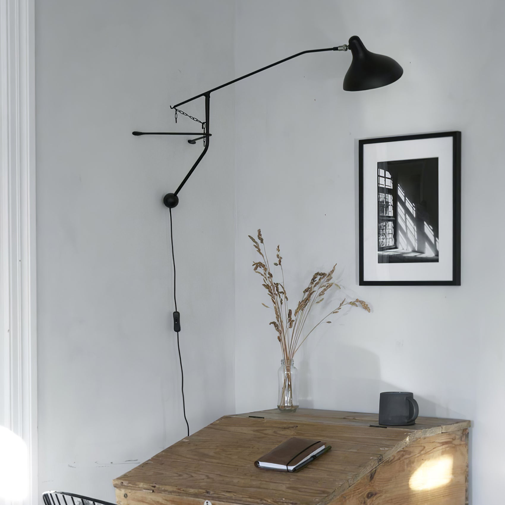 Mantis Arm Wall Lamp | Iron | Black