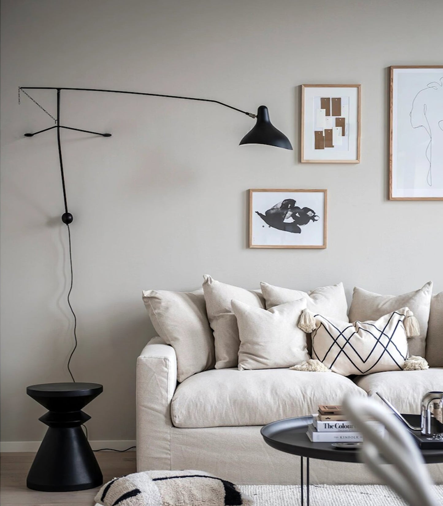 Mantis Arm Wall Lamp | Iron | Black
