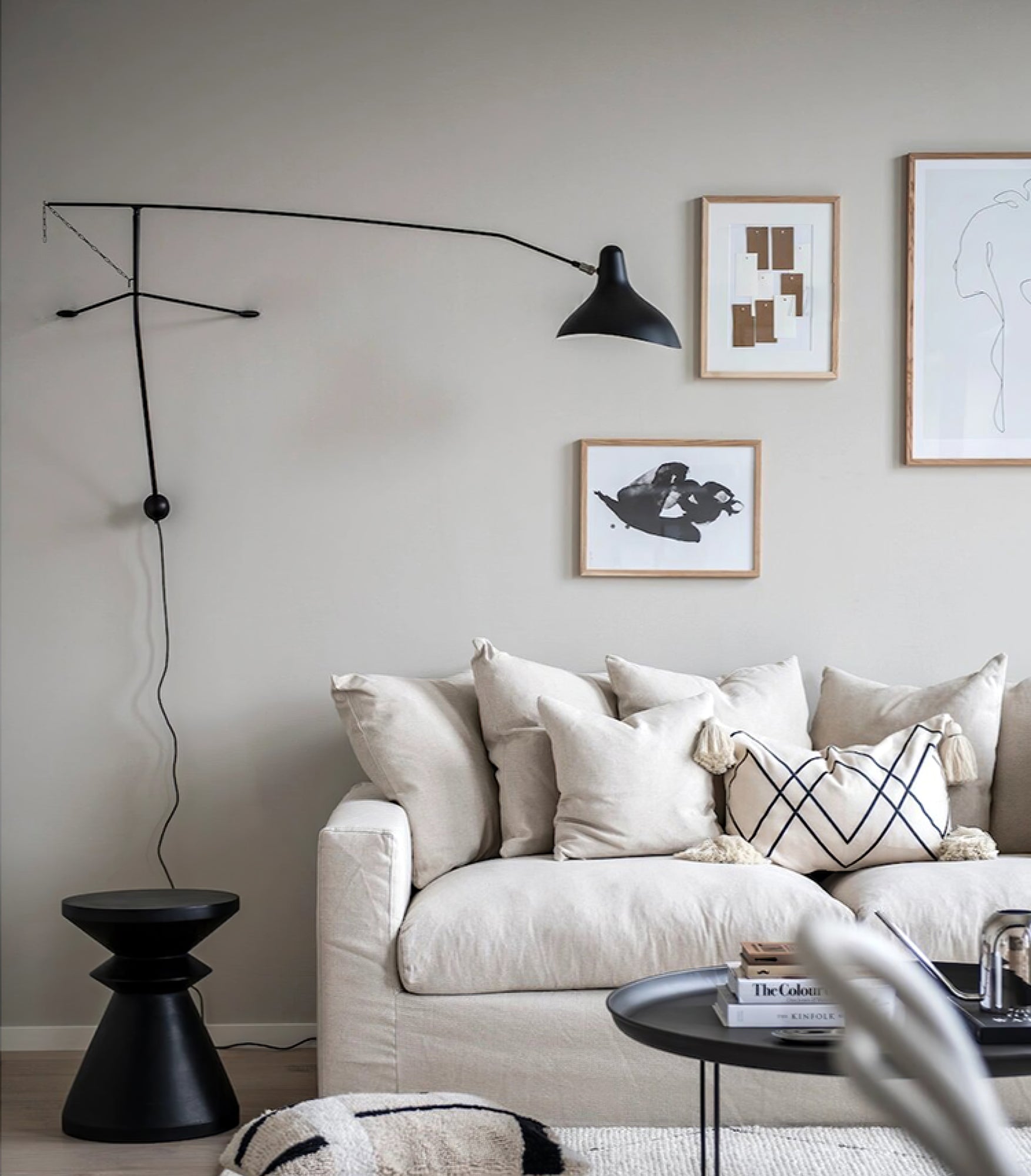 Mantis Arm Wall Lamp | Iron | Black