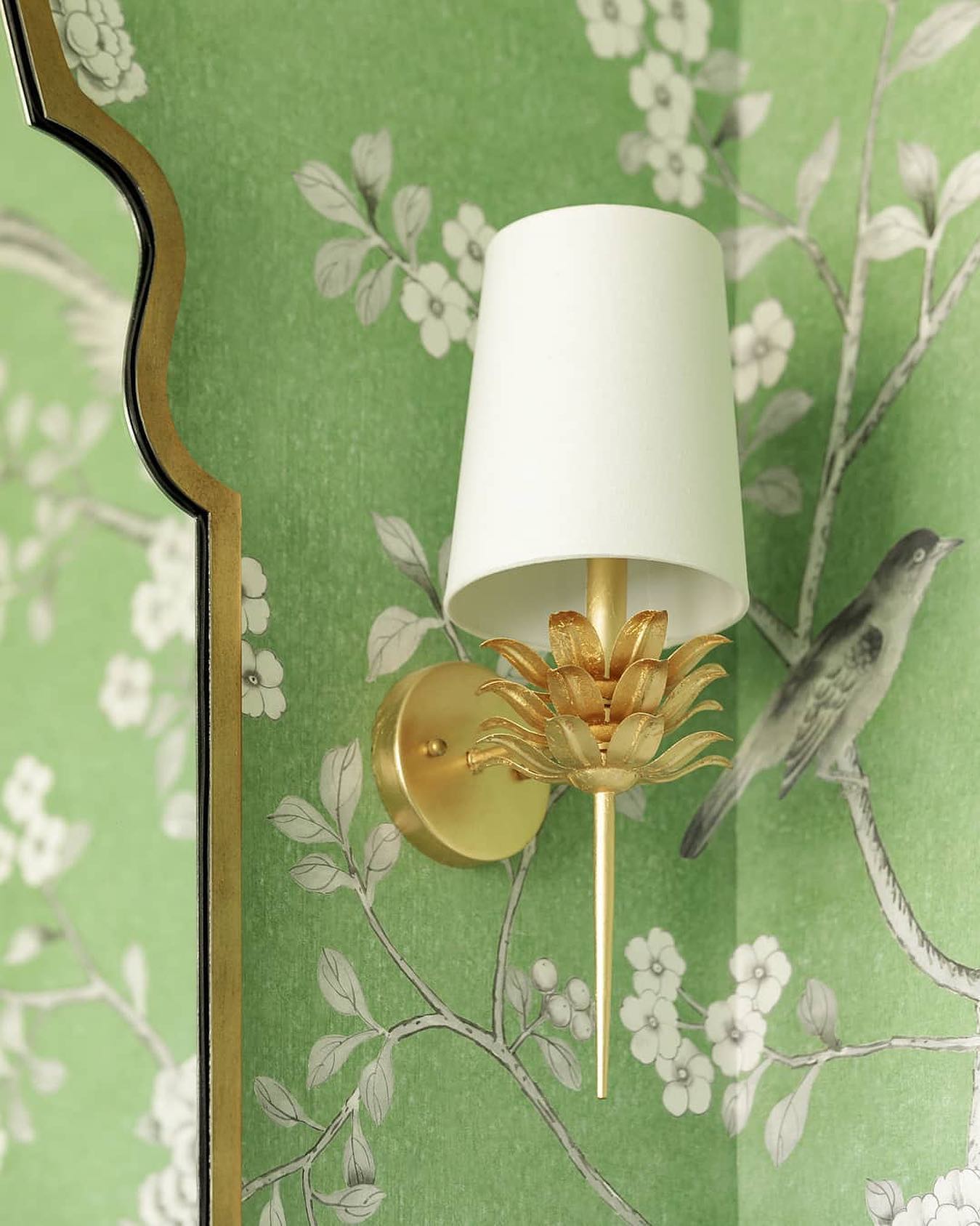Maren Wall Lamp | Brass Flower Design | Retro Style