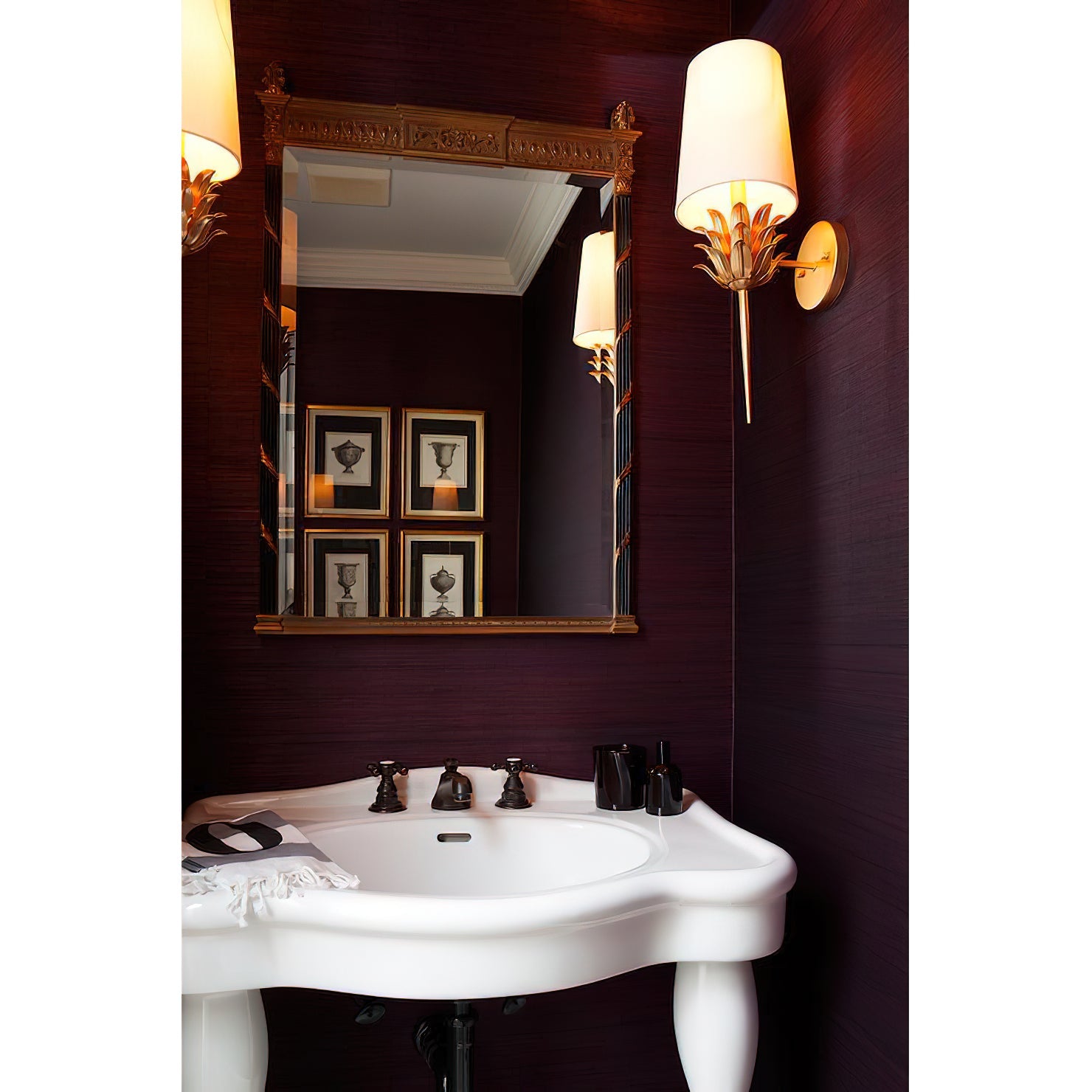 Maren Wall Lamp | Brass Flower Design | Retro Style