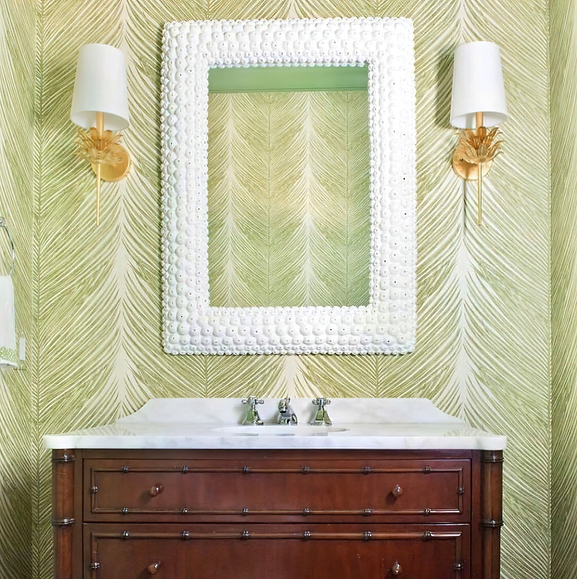 Maren Wall Lamp | Brass Flower Design | Retro Style