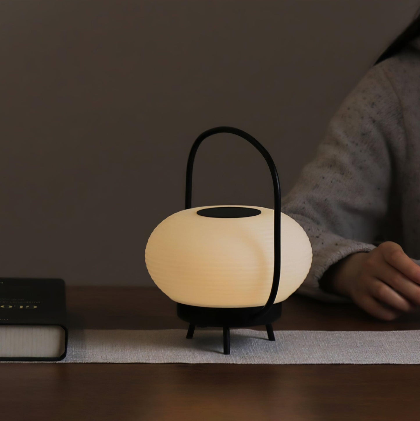 Masker Portable Table Light | Metal & PE | Black, Red