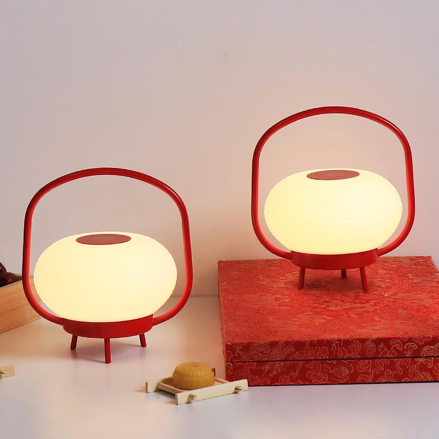 Masker Portable Table Light | Metal & PE | Black, Red