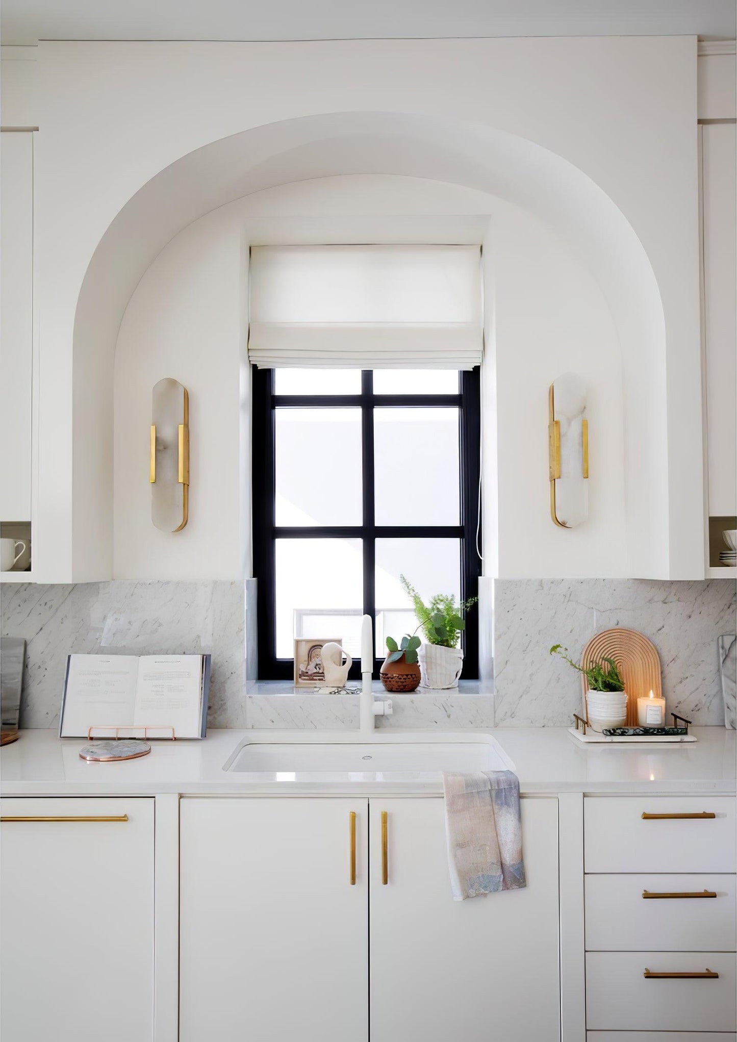 Alabaster Wall Lamp Set | Hand-Crafted Brass Accents | 2 Lights