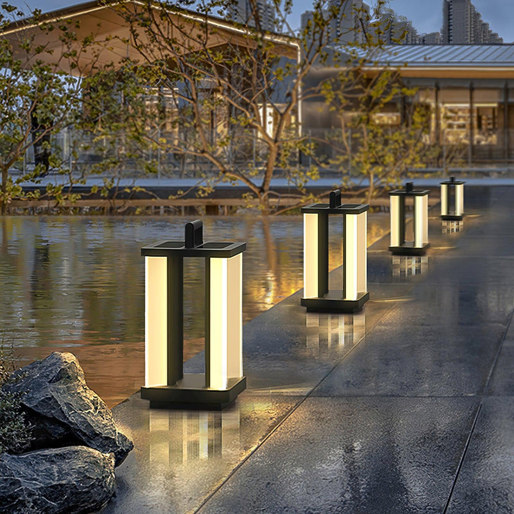 Metroluxe Outdoor Light | Stainless Steel | Solar Powered
