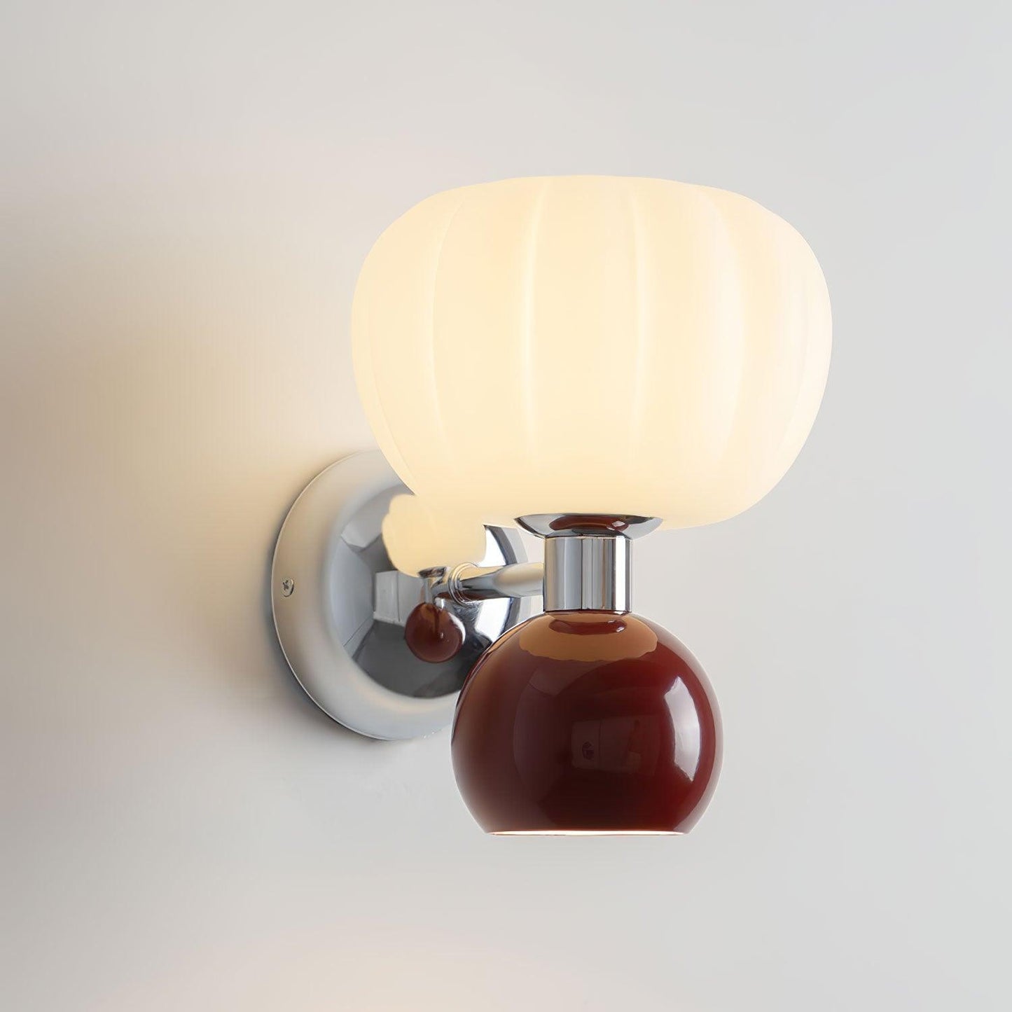 Moderno Cream Sconce | Metal, Plastic | Chrome