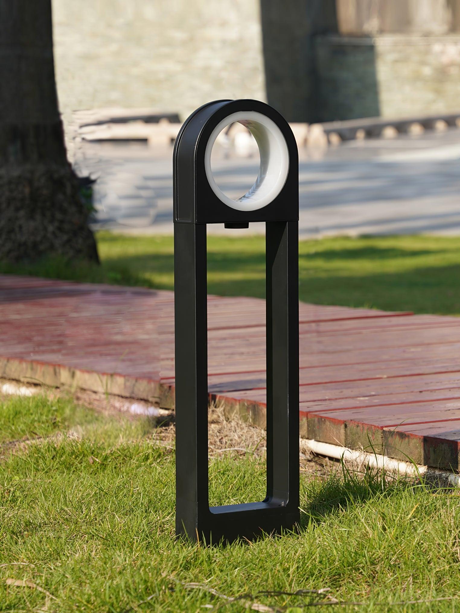 Molde Garden Outdoor Light | Aluminum & Acrylic | Black/White