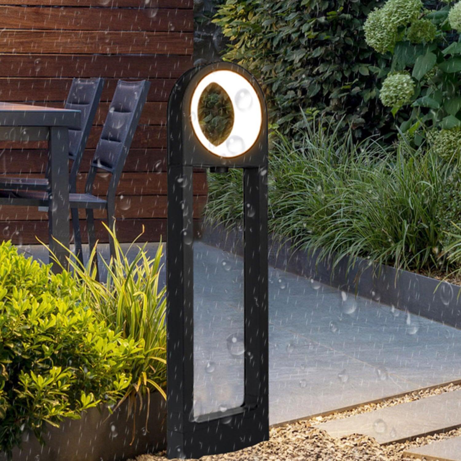 Molde Garden Outdoor Light | Aluminum & Acrylic | Black/White