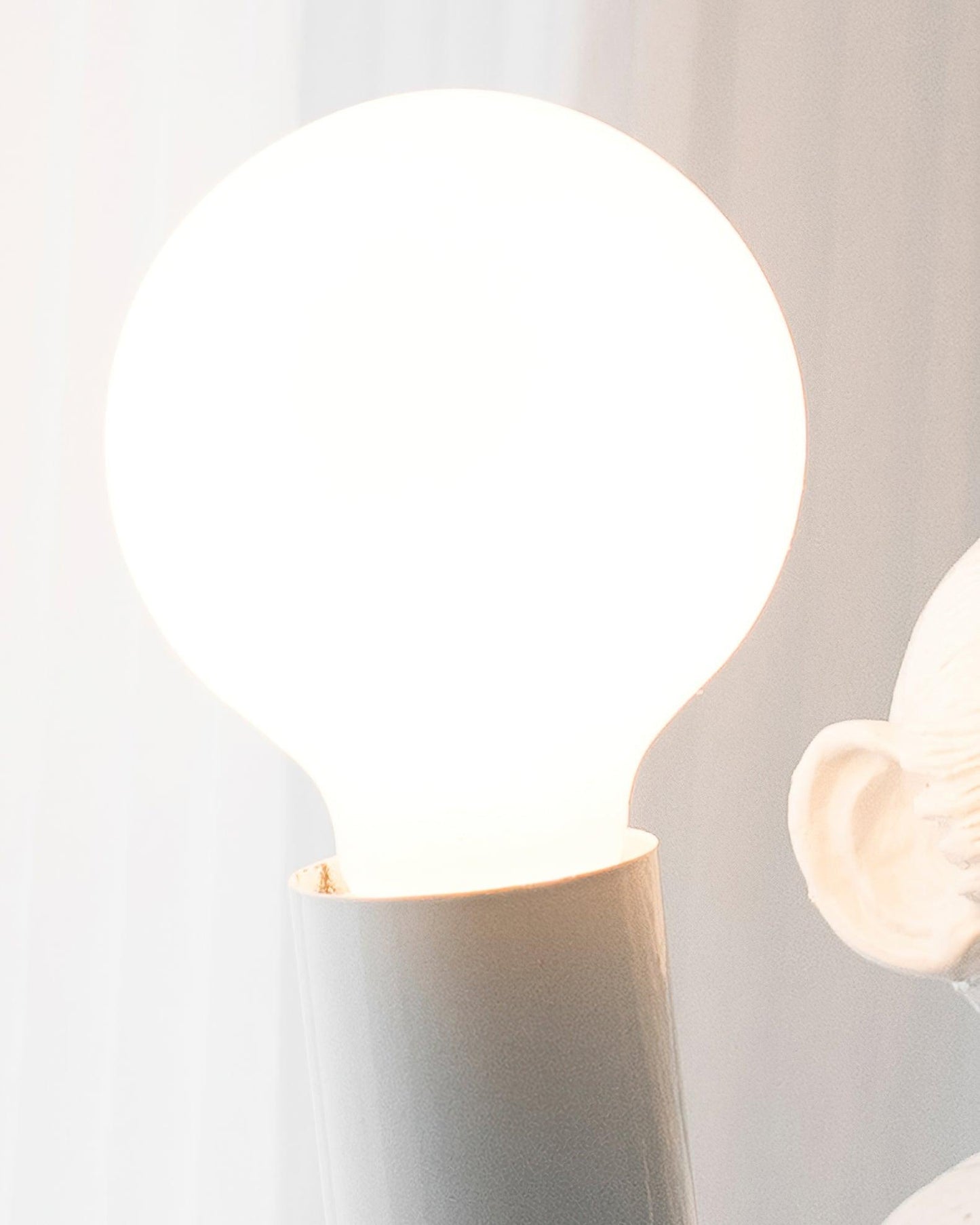 Monkey Table Lamp | Resin & Metal | Black or White