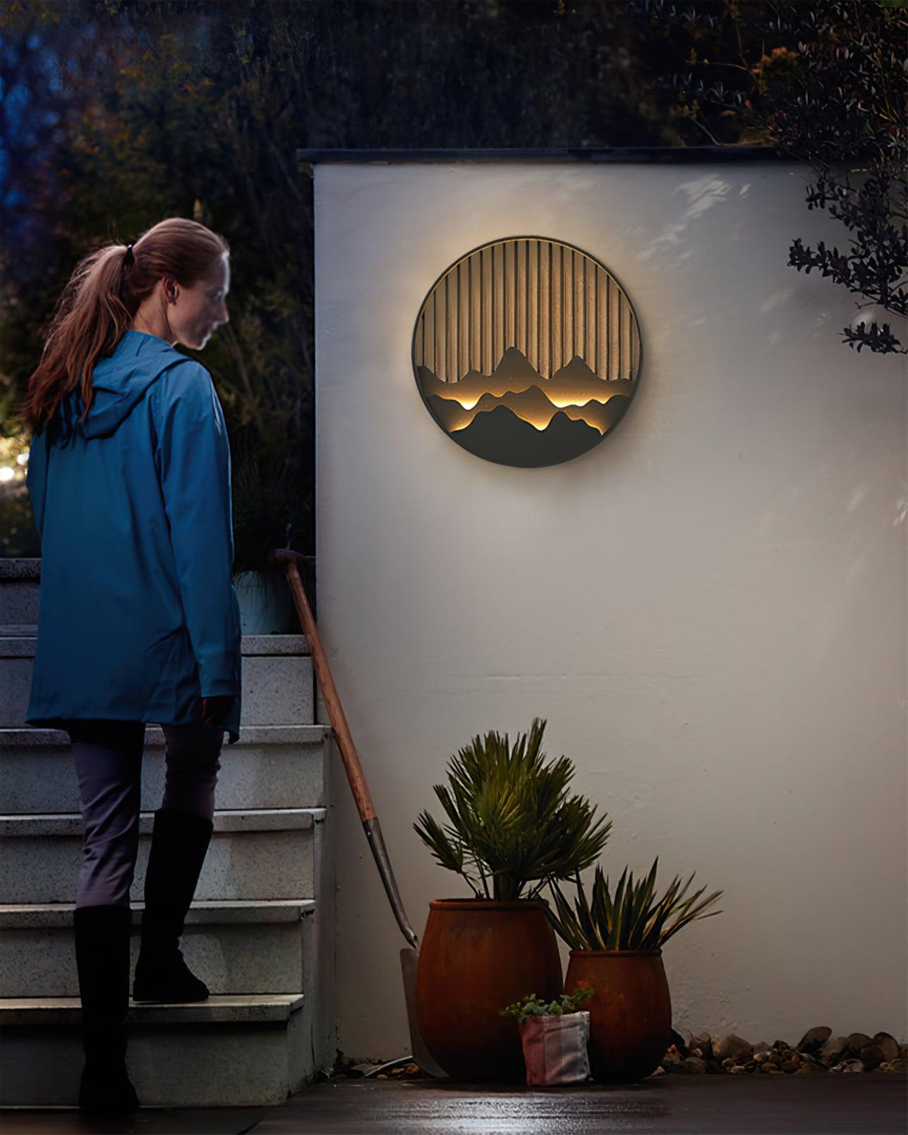 Mountain Outdoor Wall Lamp | Stainless Steel | Black