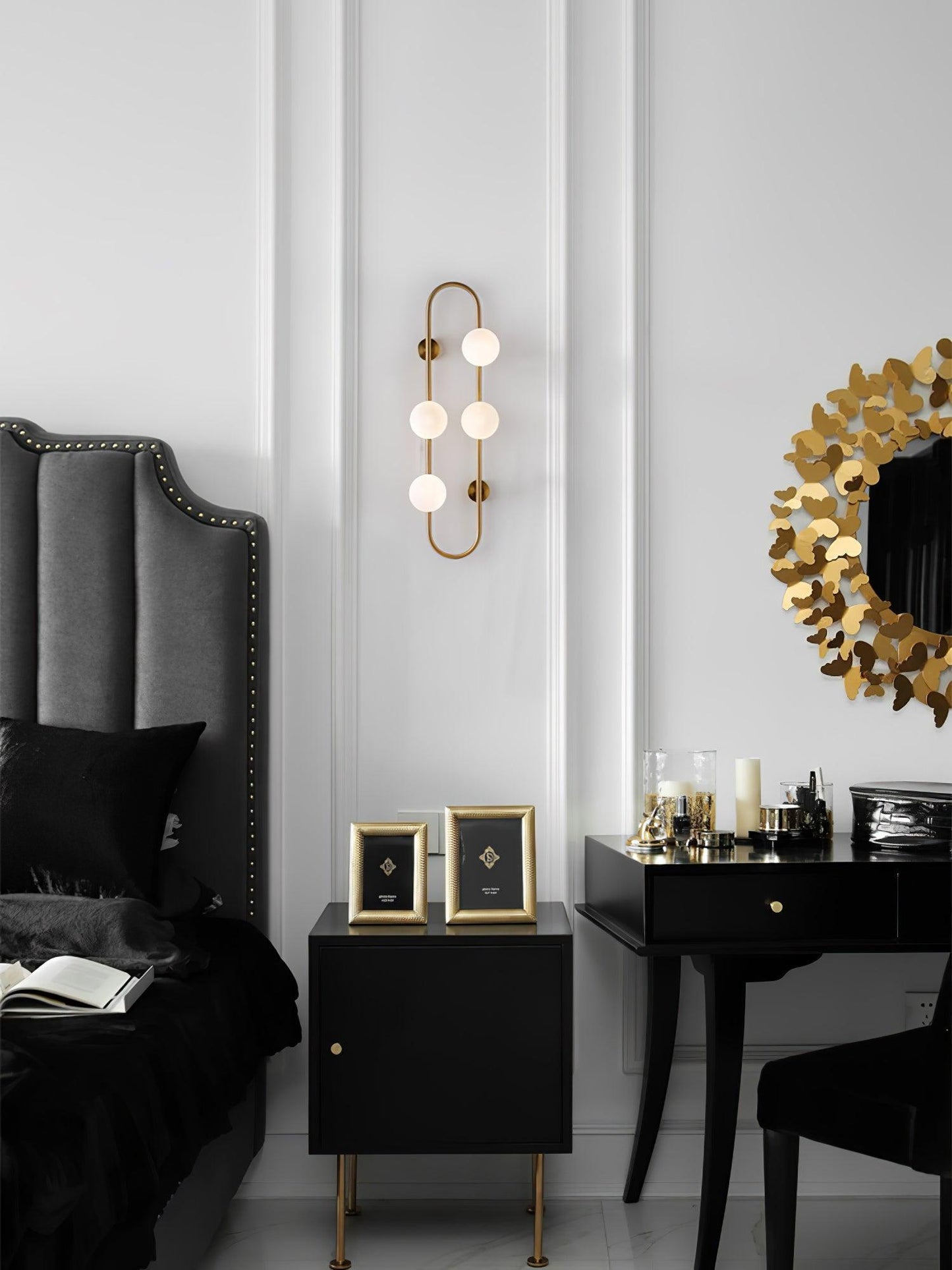 Buch Wall Lamp | Metal & Glass | Gold & Black