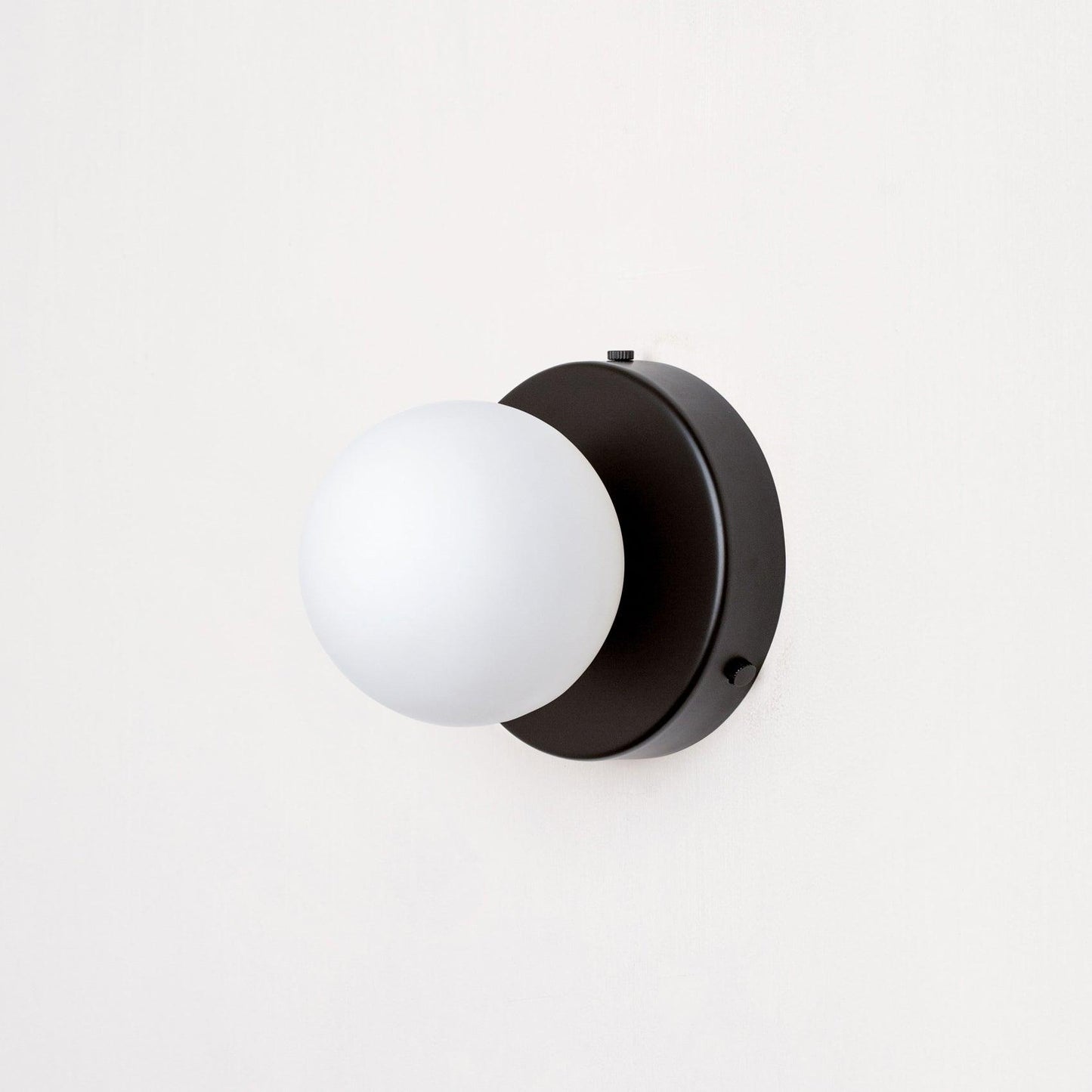 Nuvol Wall Lamp Set | Metal & Glass | 2-Pack, Available in Green, Beige, Shrimp Pink, Black, Red