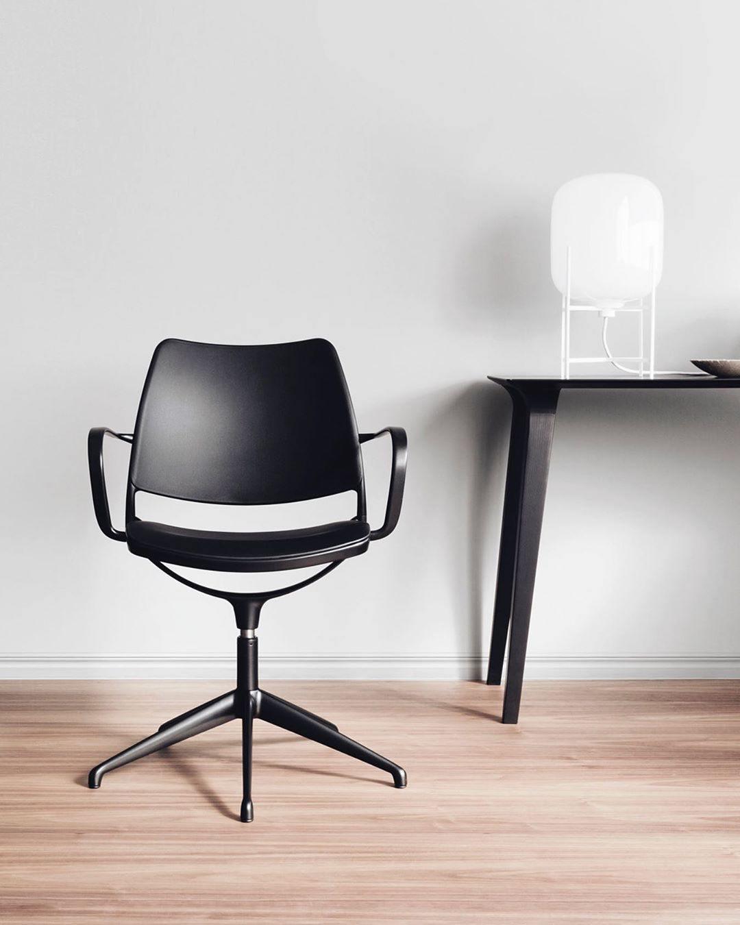Oda Table Lamp | Hand-Blown Glass | Available in Clear, Grey, Amber, Light Blue