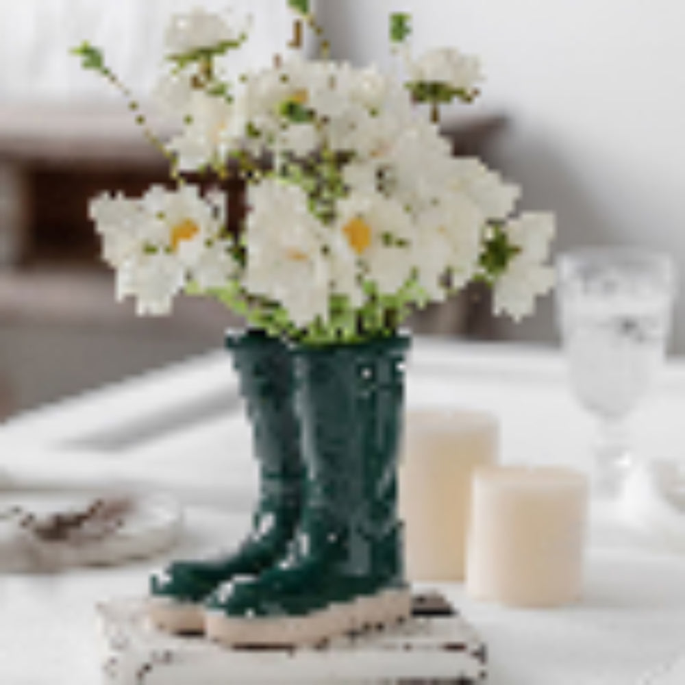 Stylisk Keramikvas med Unikt Stöveldesign – Dekorativ Blomvas för Modern Inredning