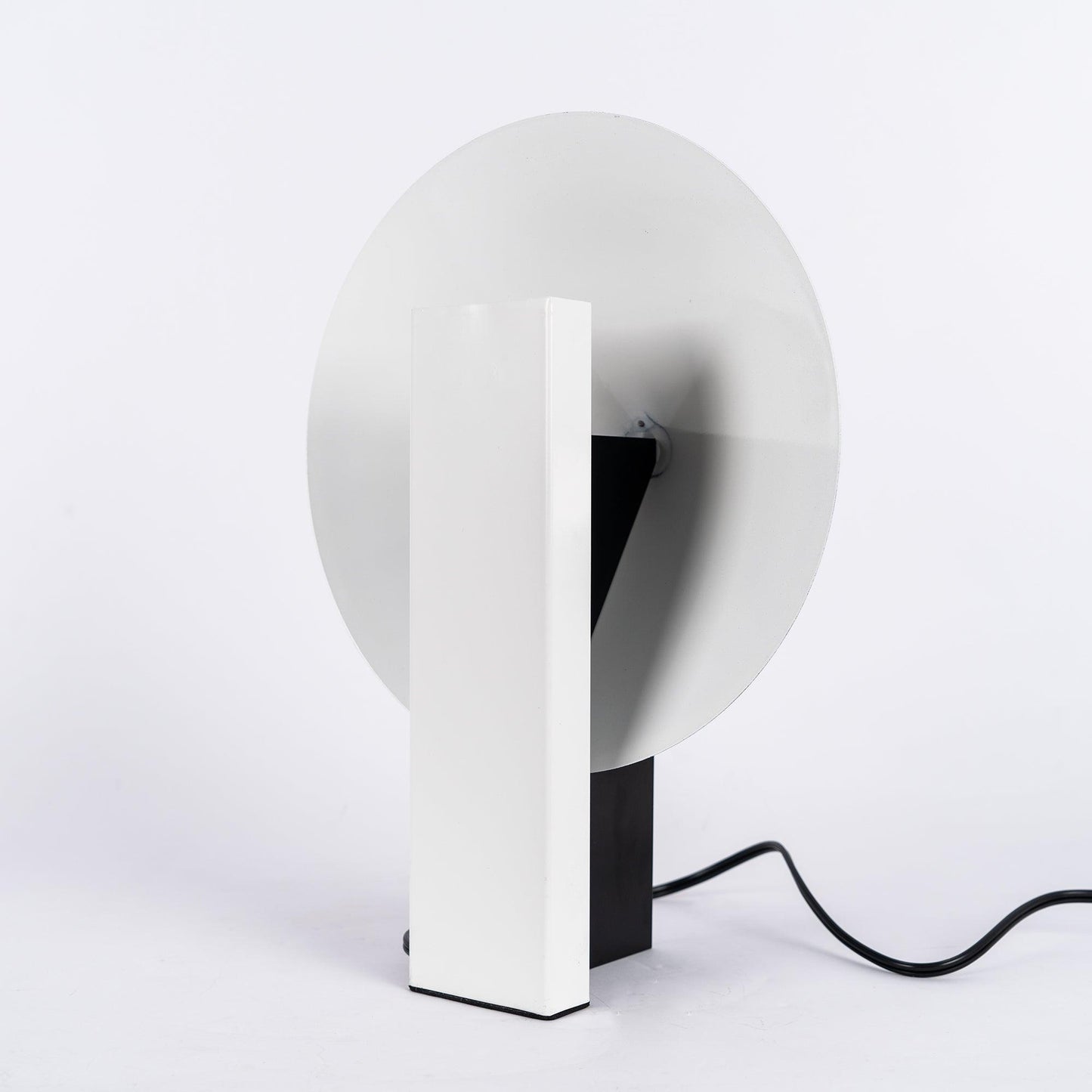 Orbe Table Lamp | Metal & Iron | Black and Red